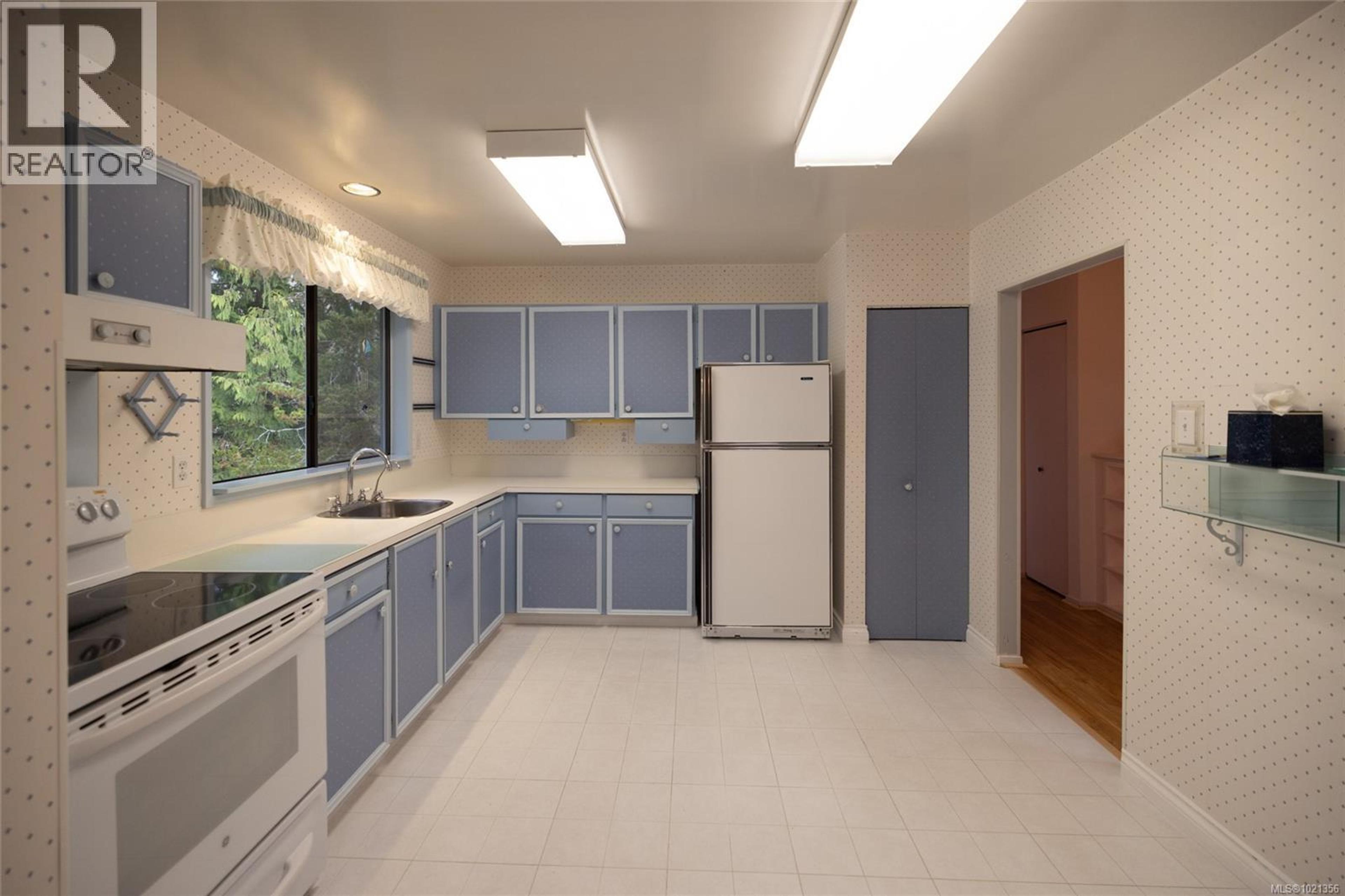 7445 THUNDERBIRD WAY - 16