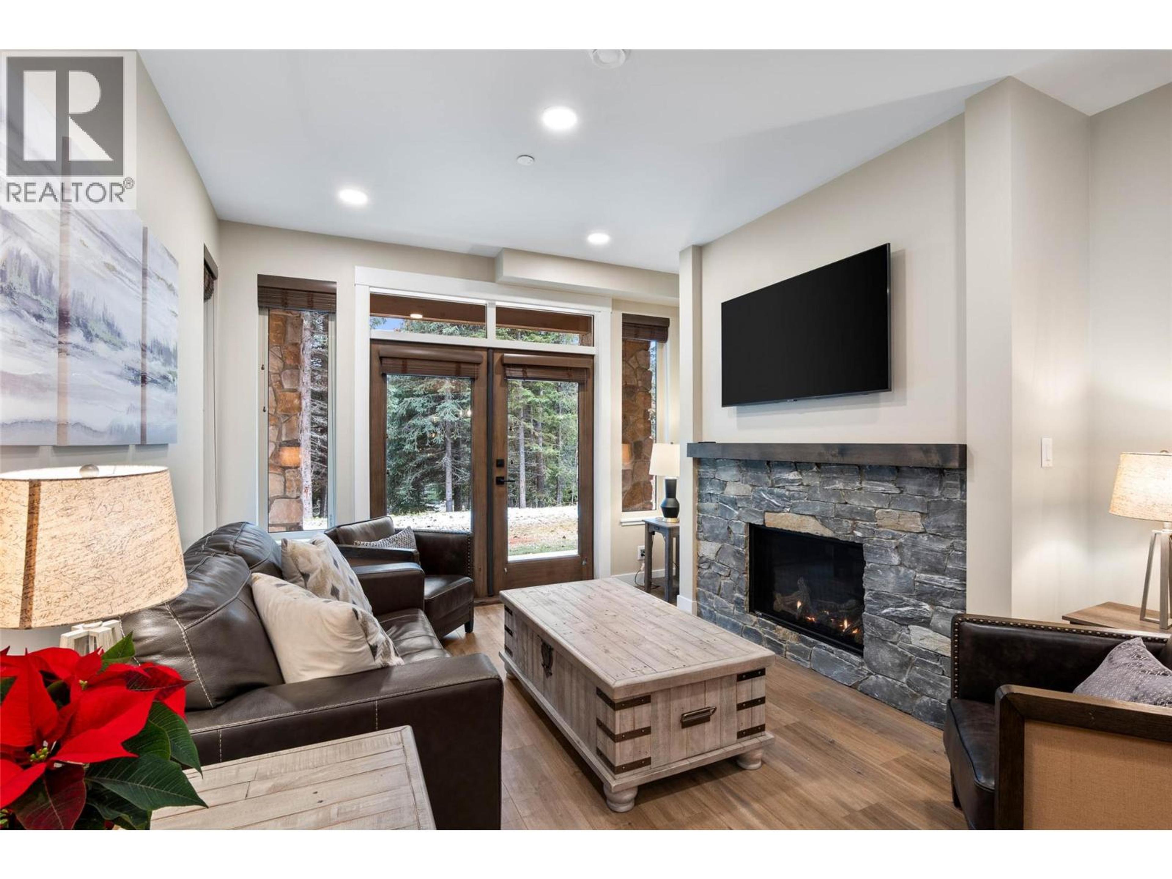 #5 5050 VALLEY DRIVE - Main Image