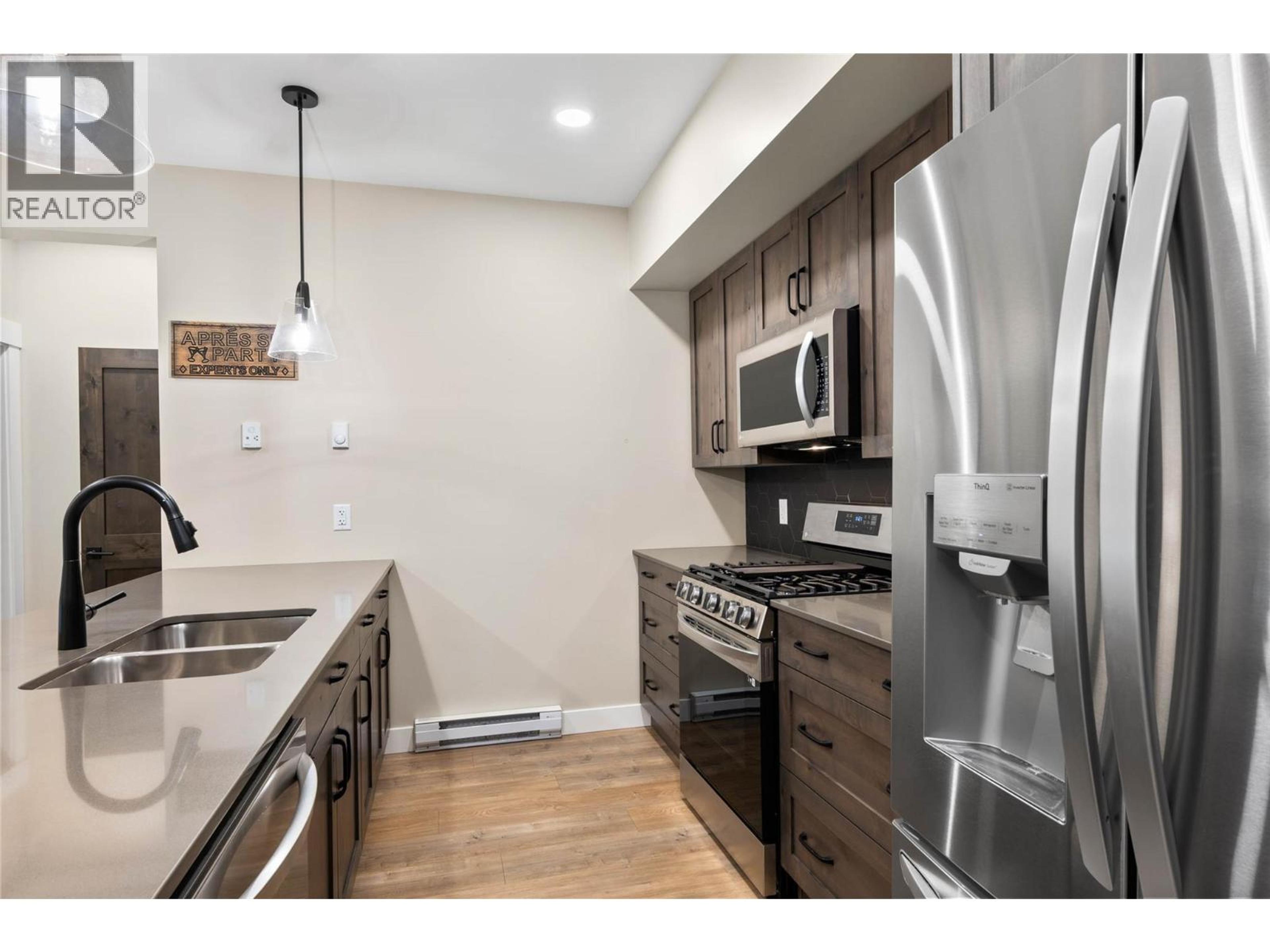 #5 5050 VALLEY DRIVE - 4