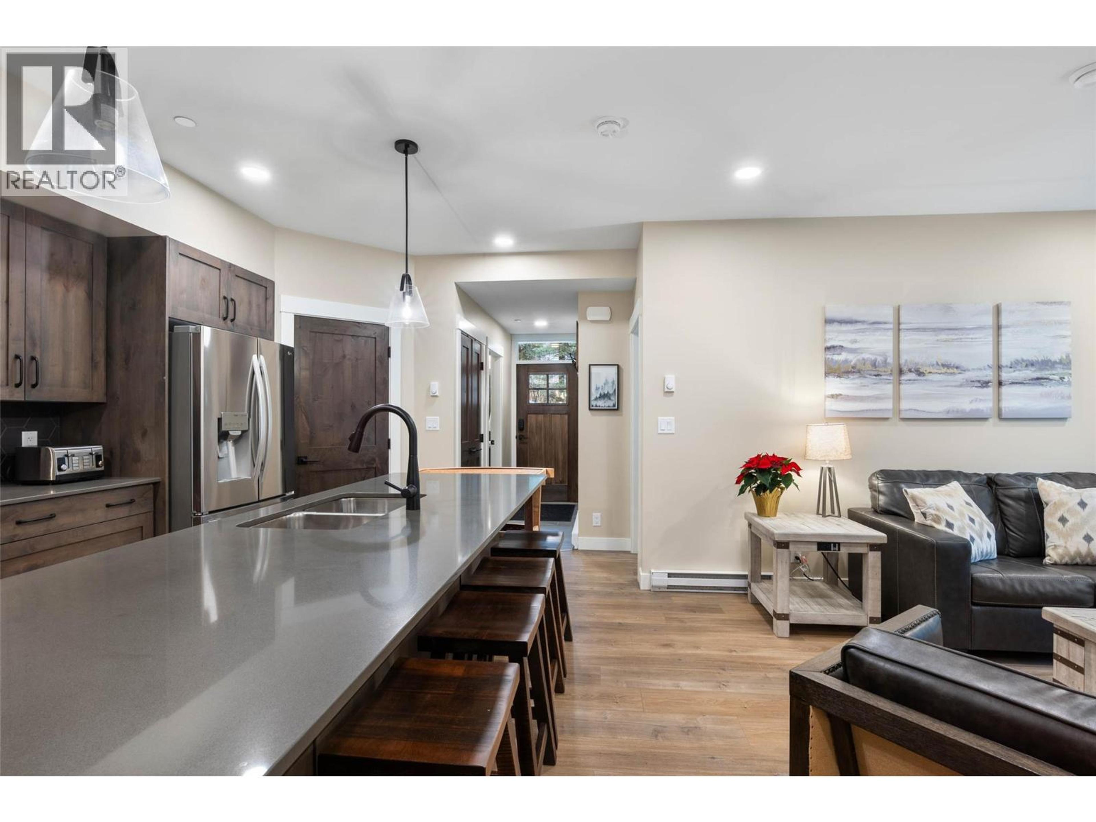 #5 5050 VALLEY DRIVE - 6