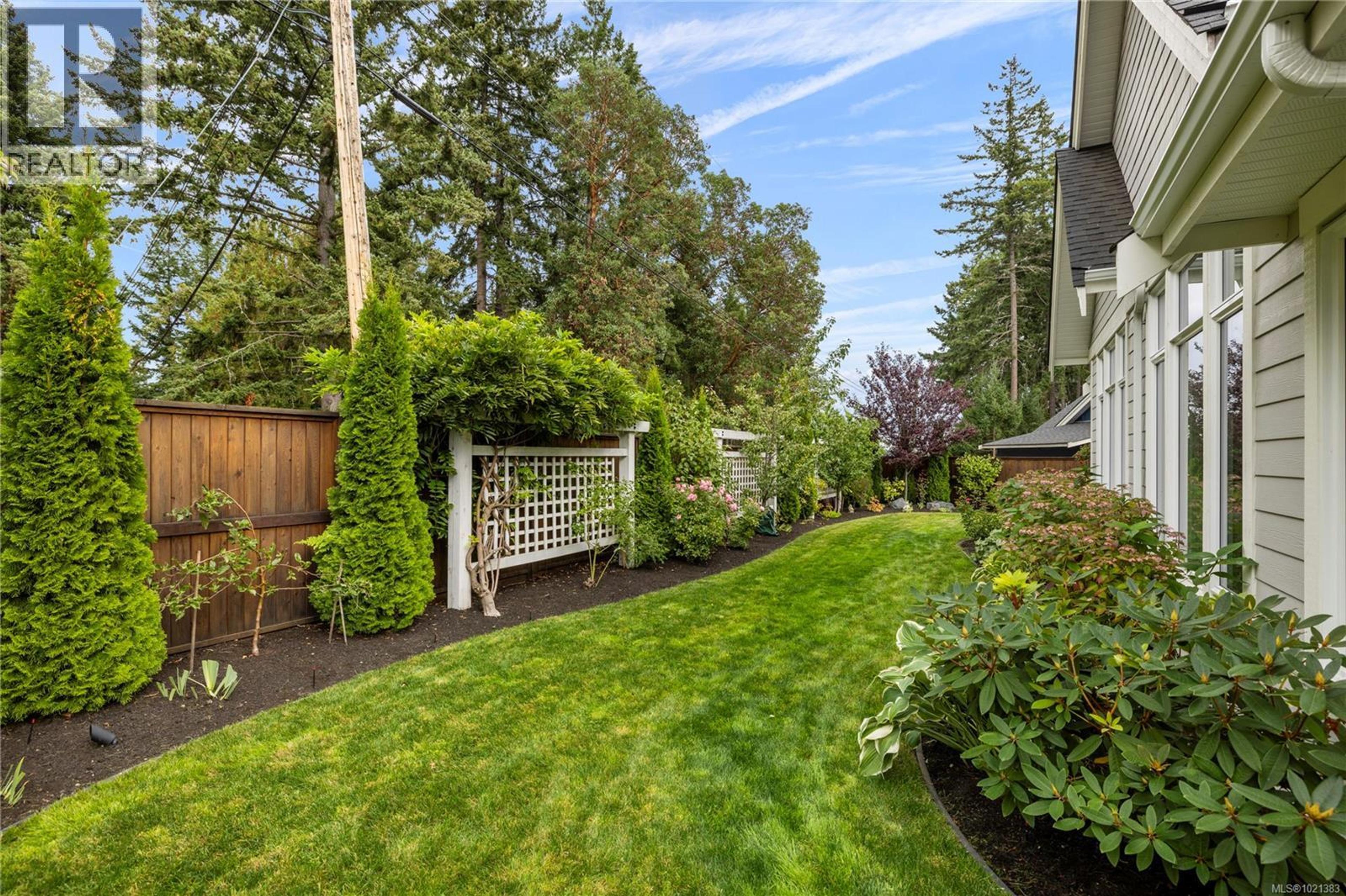 1353 PARKHURST PL - 23