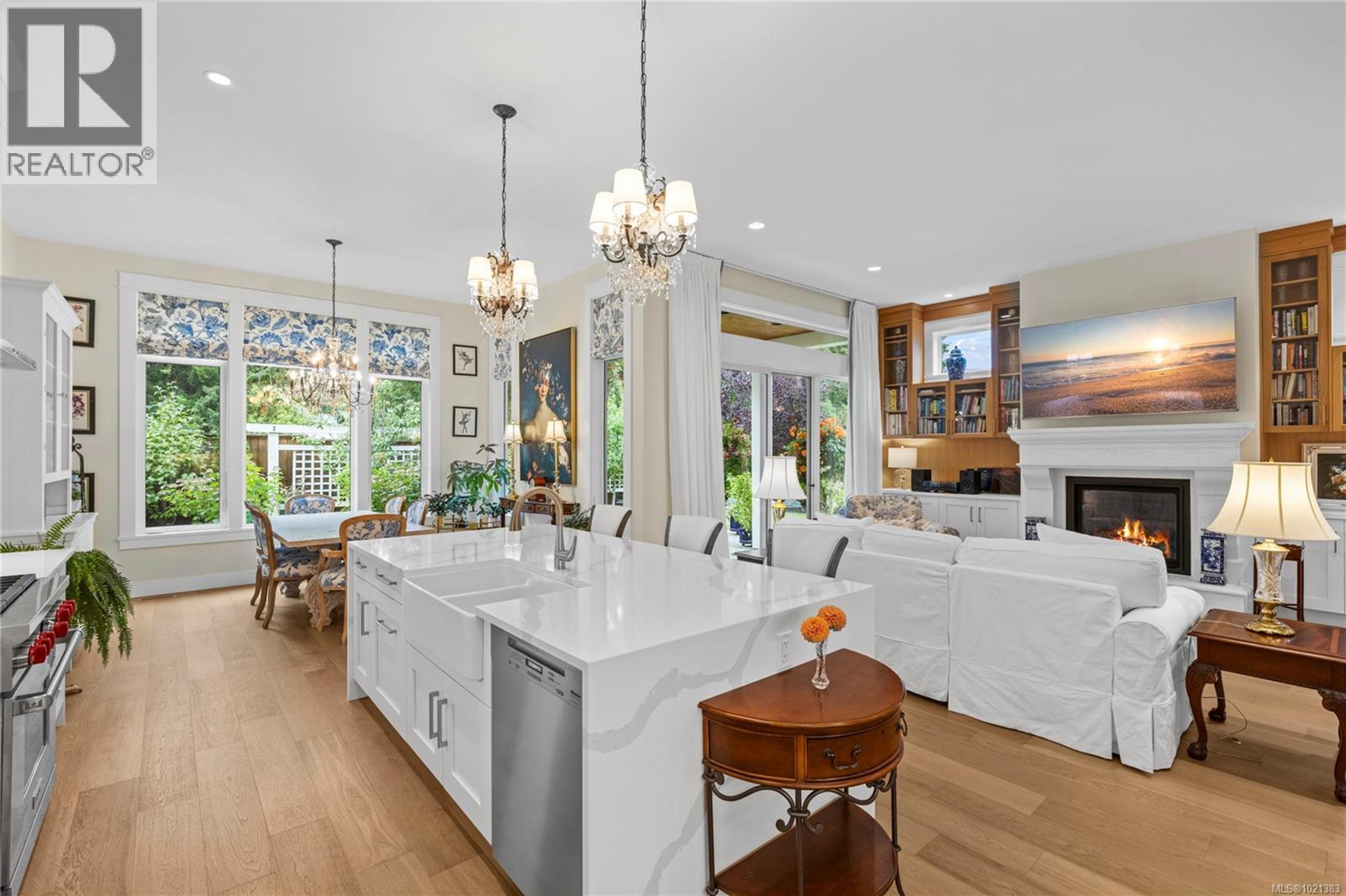 1353 PARKHURST PL - 6