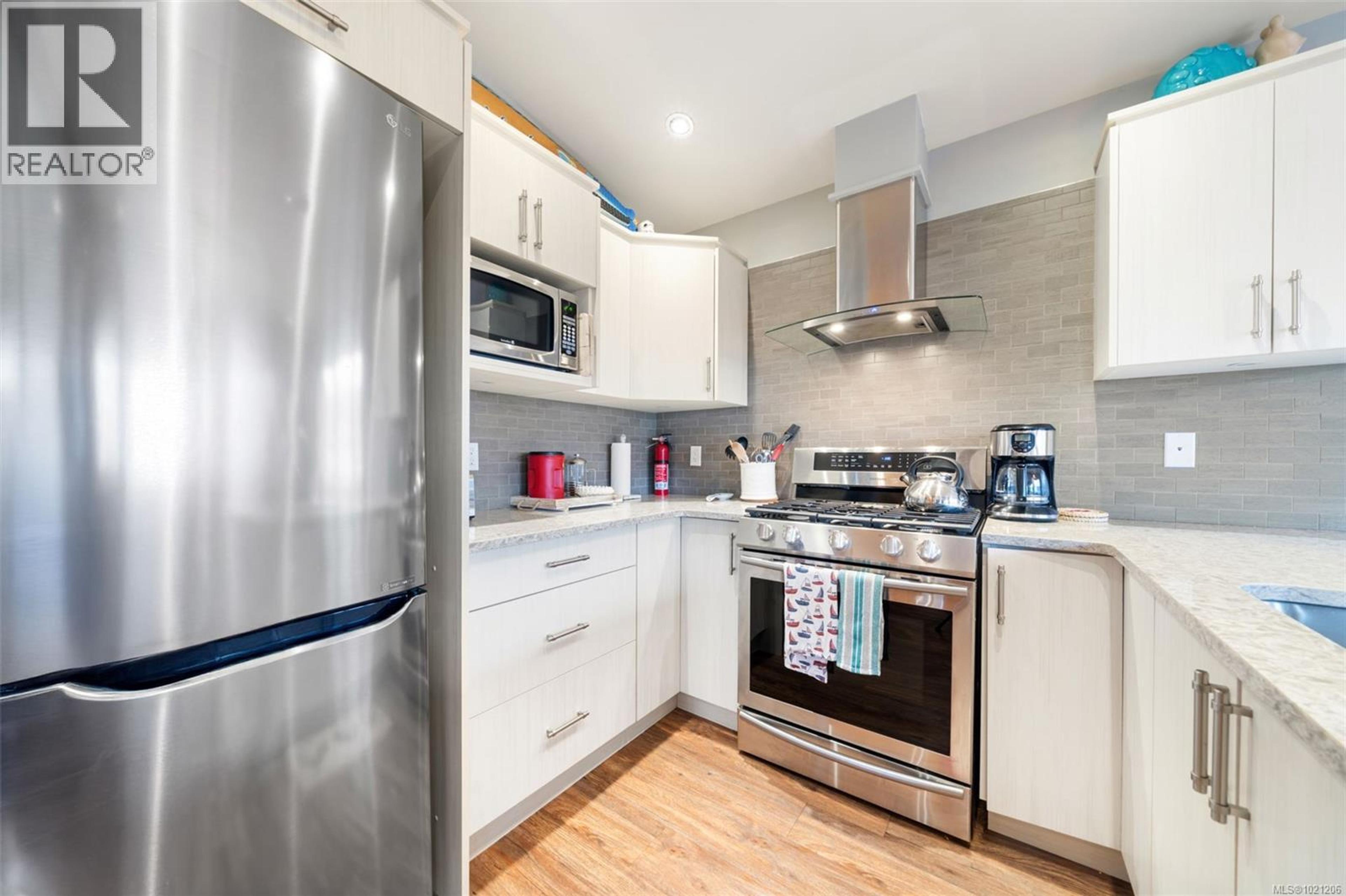 #221 6596 BAIRD RD - 13