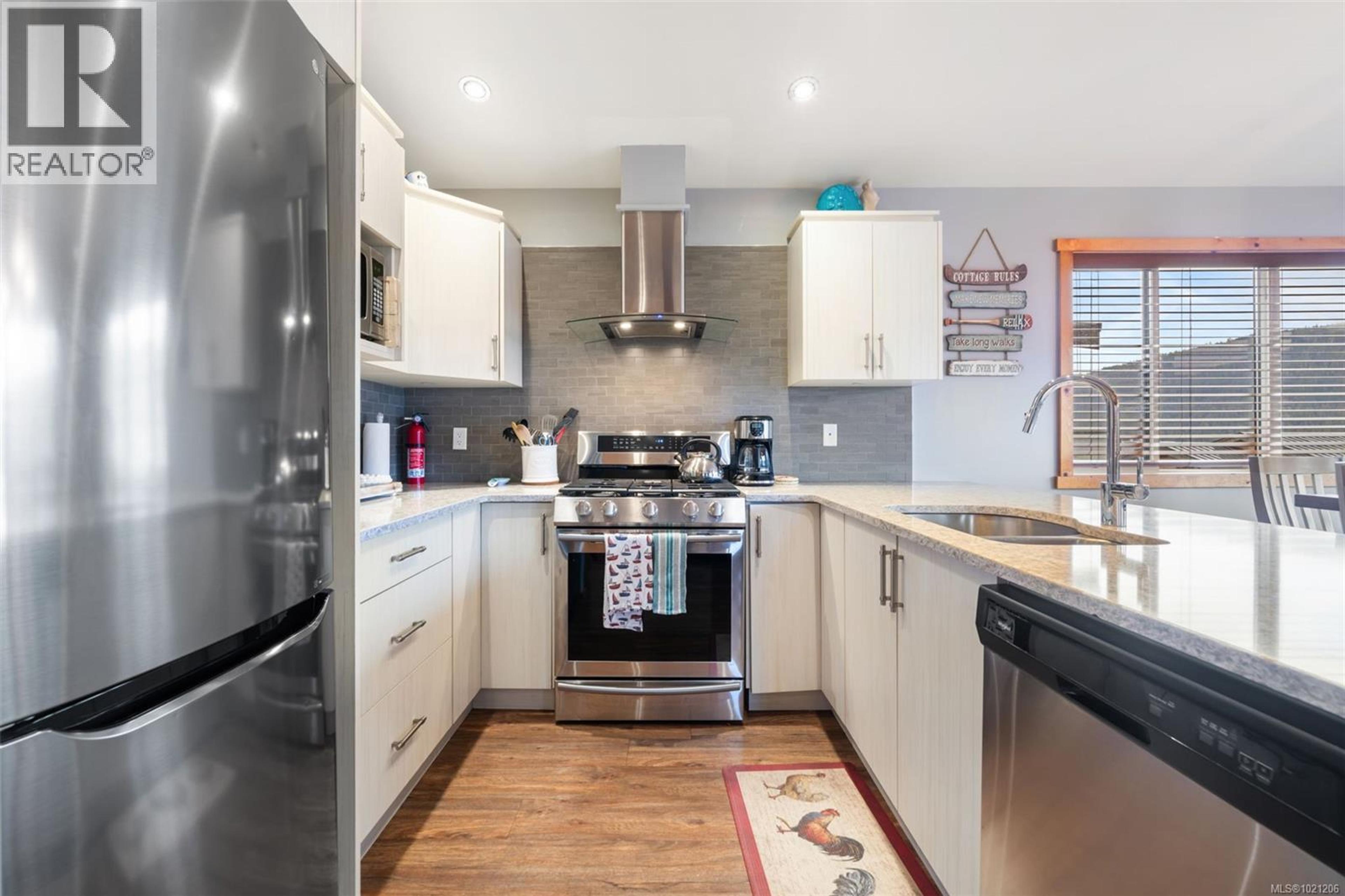 #221 6596 BAIRD RD - 14