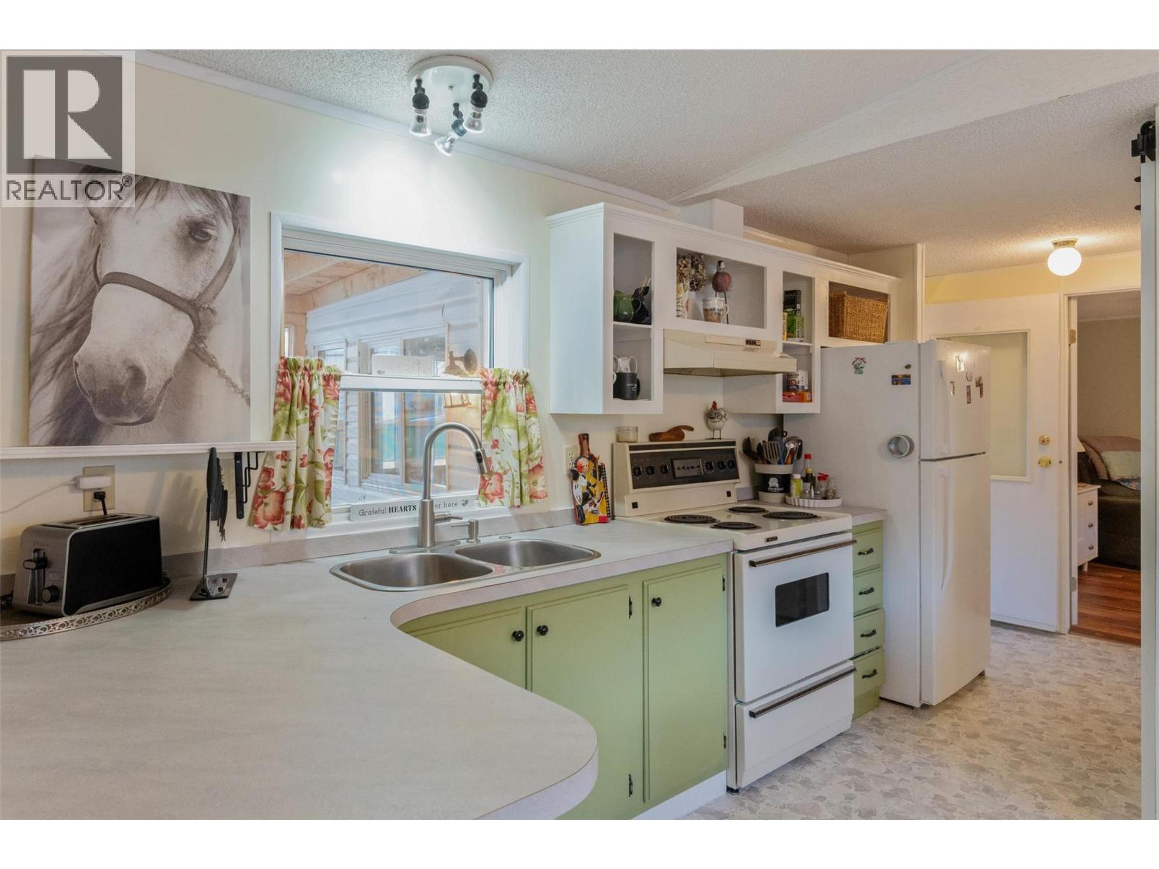 #125 914 BLAKEBOROUGH AVENUE - 10