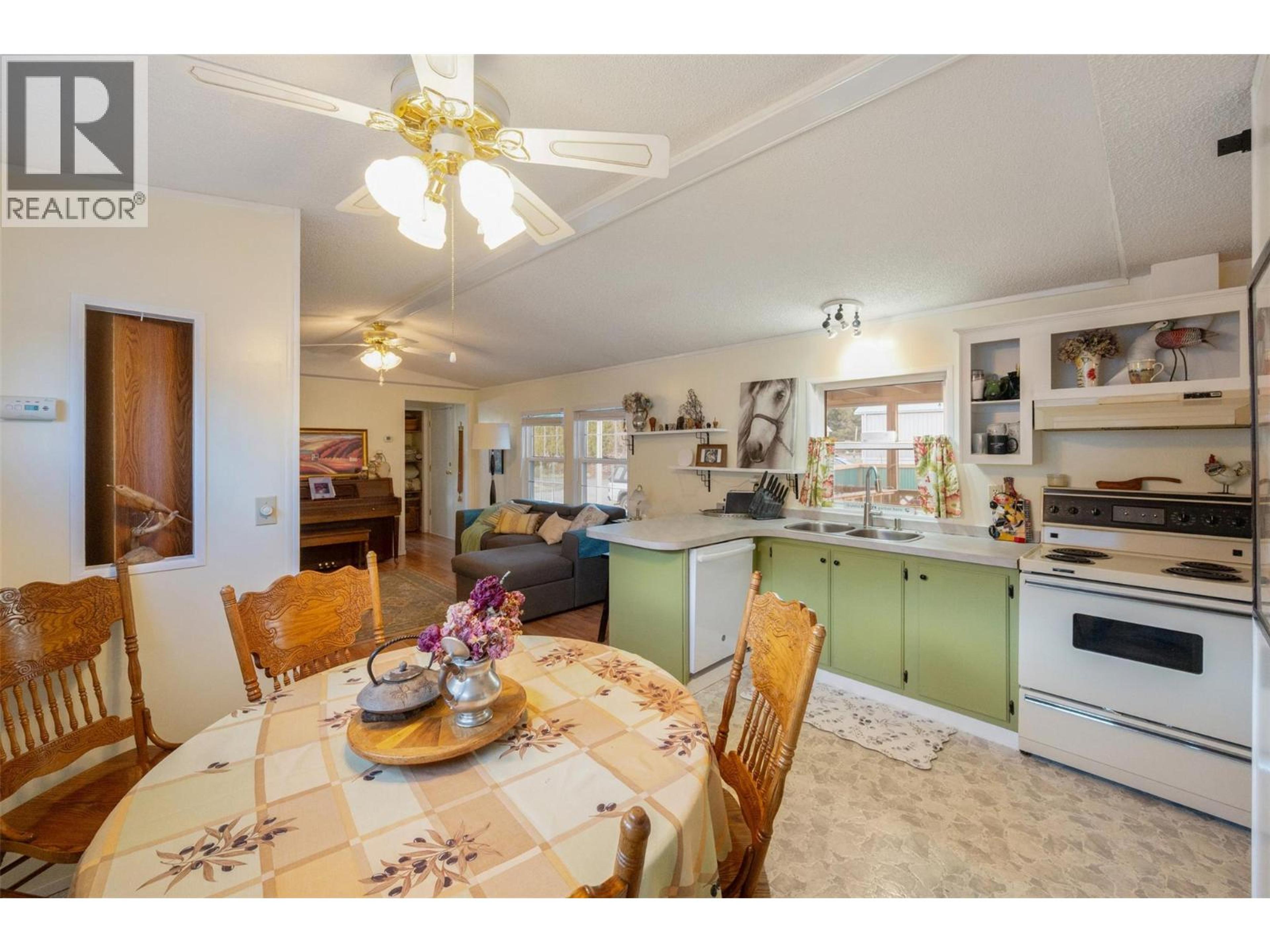 #125 914 BLAKEBOROUGH AVENUE - 13