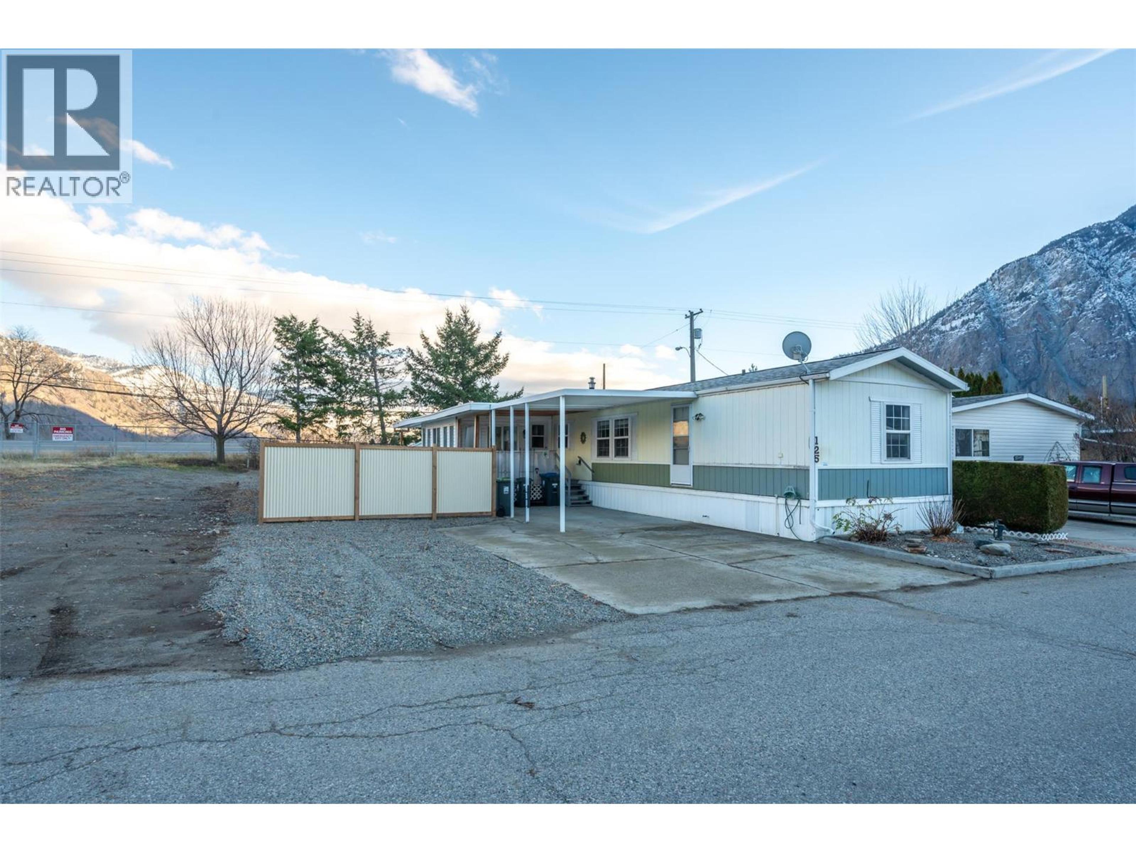 #125 914 BLAKEBOROUGH AVENUE - 31