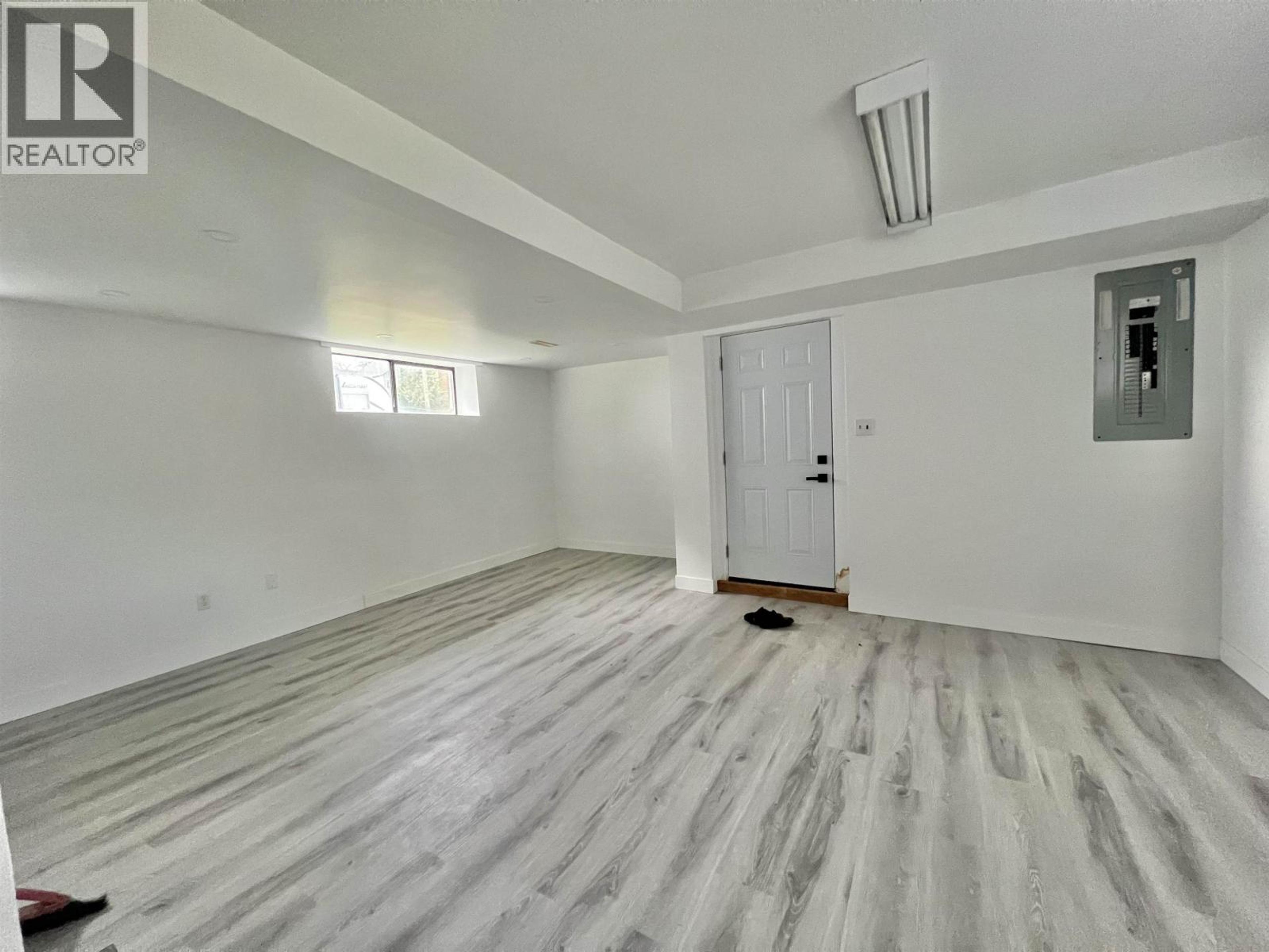 1532 E 8TH AVENUE - Image 3