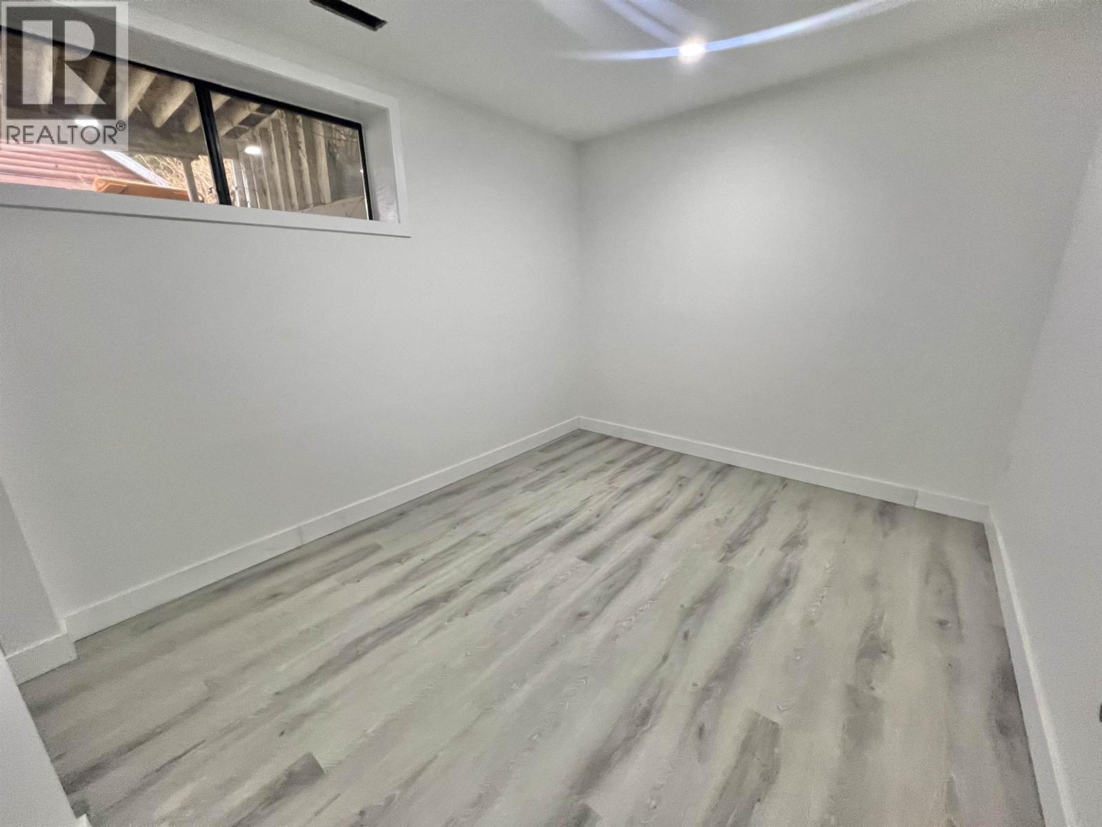 1532 E 8TH AVENUE - Image 9