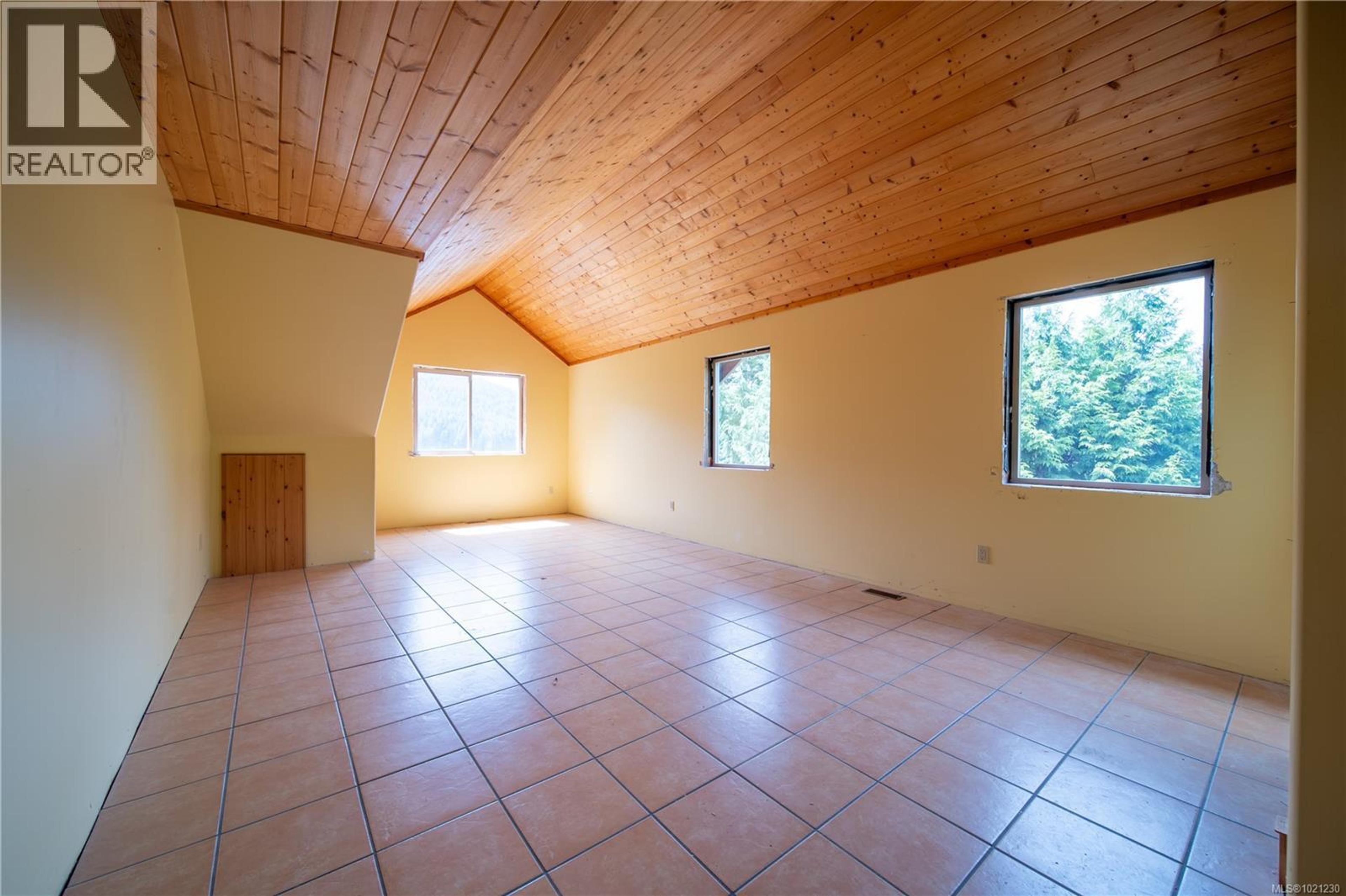 9878 SWORDFERN WAY - 28