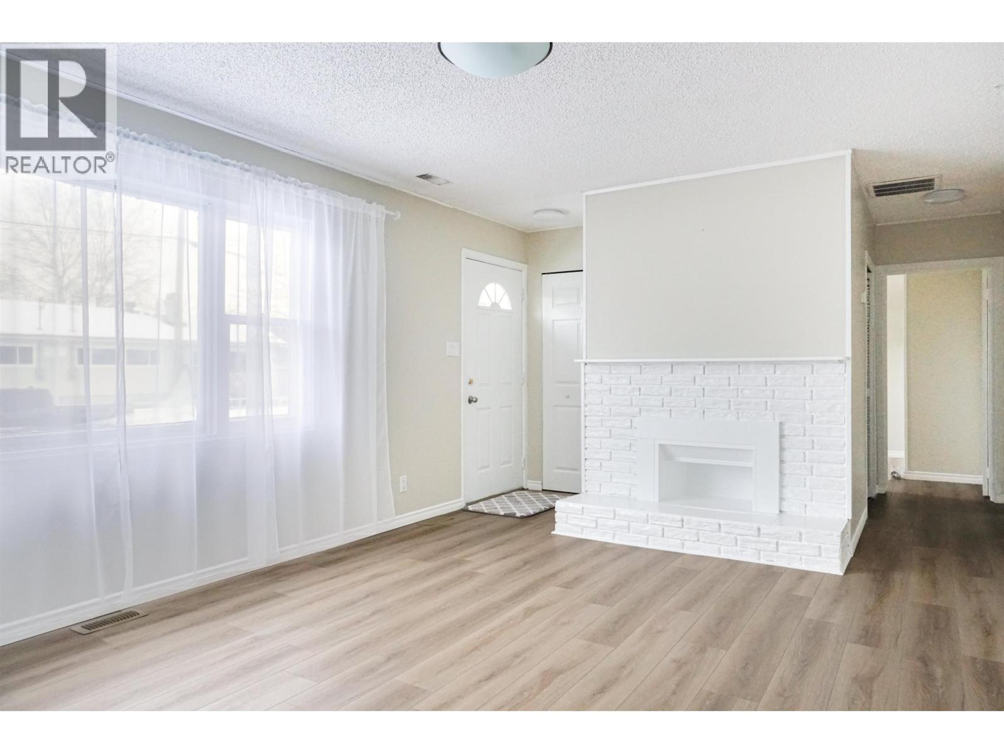 105 LILLOOET CRESCENT - Image 5