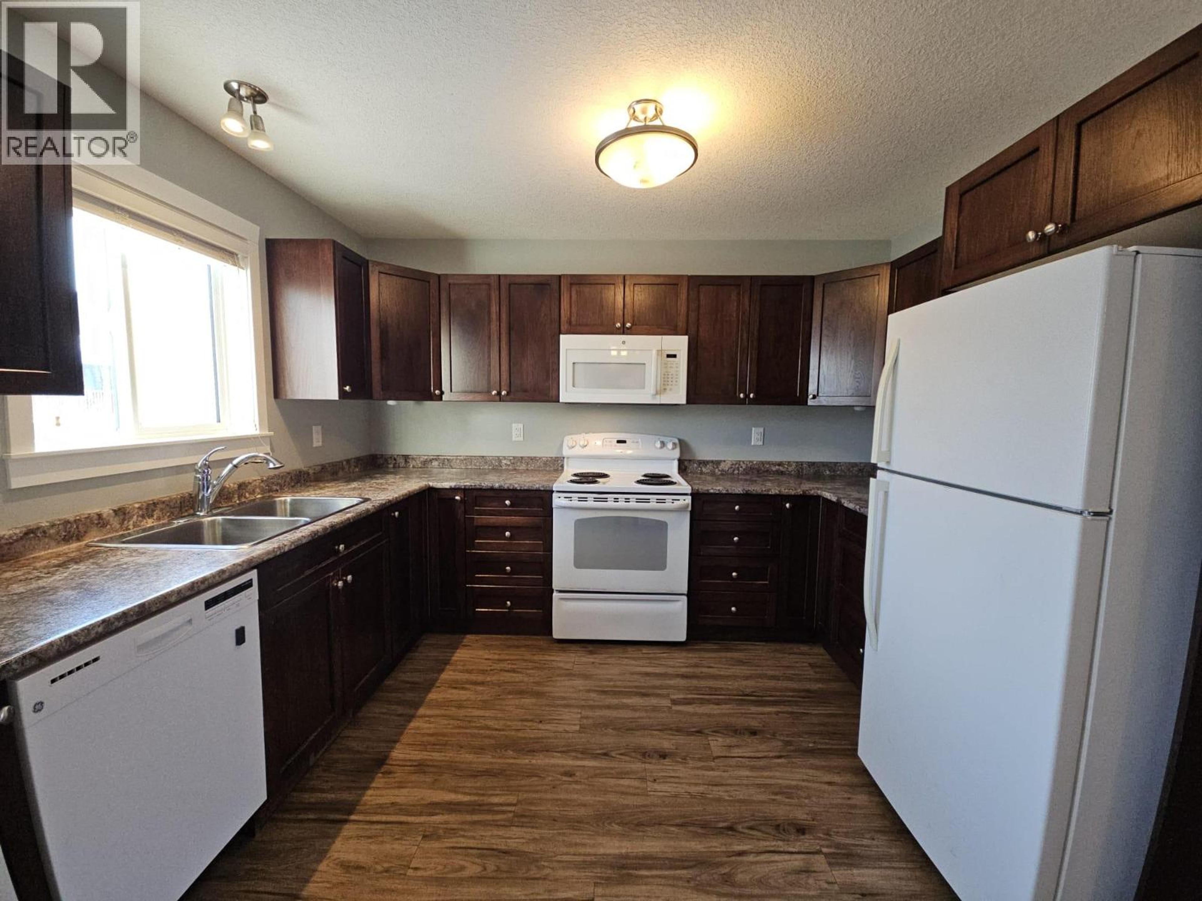 5216 41 STREET NE - 12