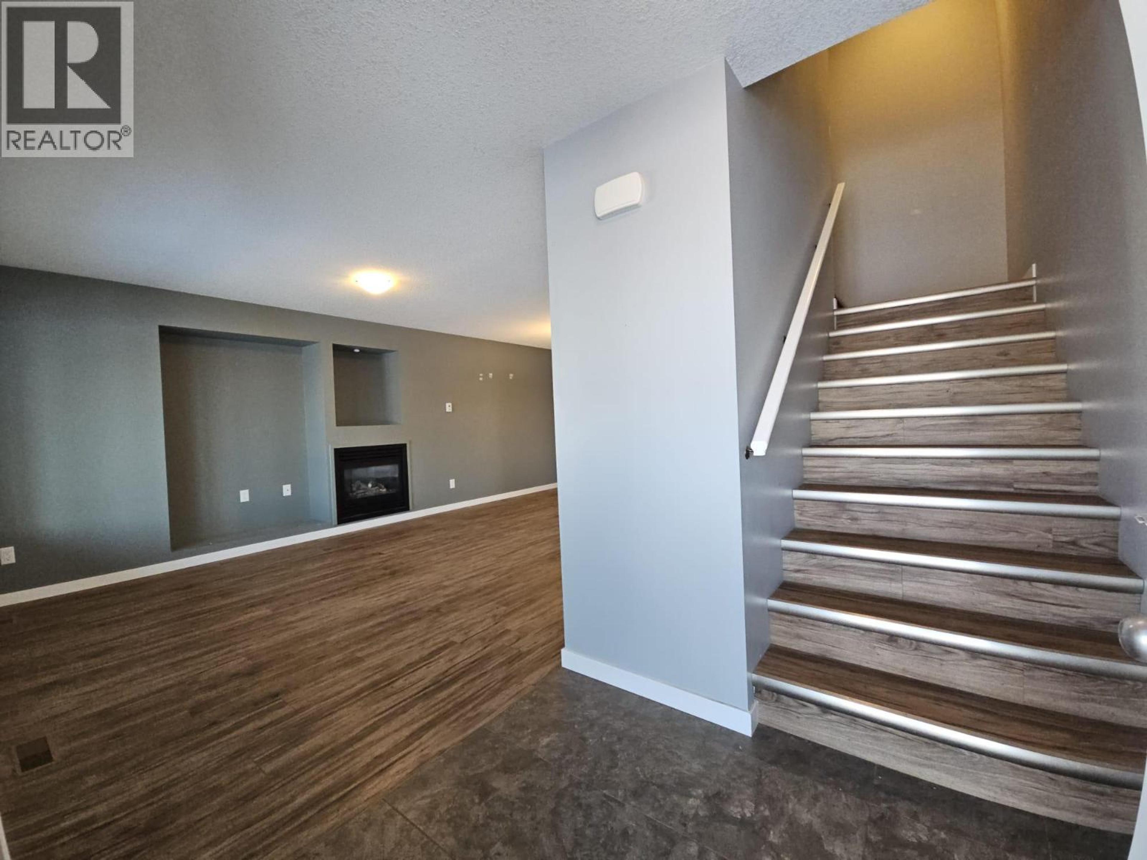 5216 41 STREET NE - Image 2