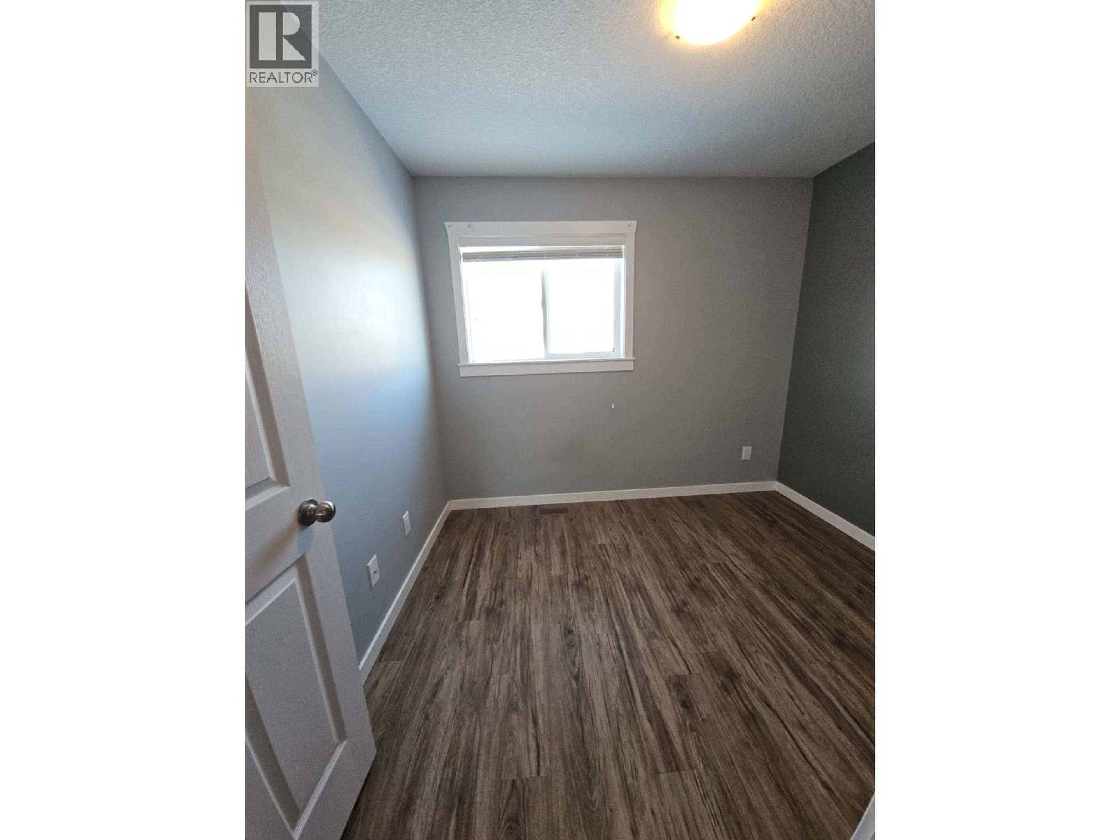 5216 41 STREET NE - 23