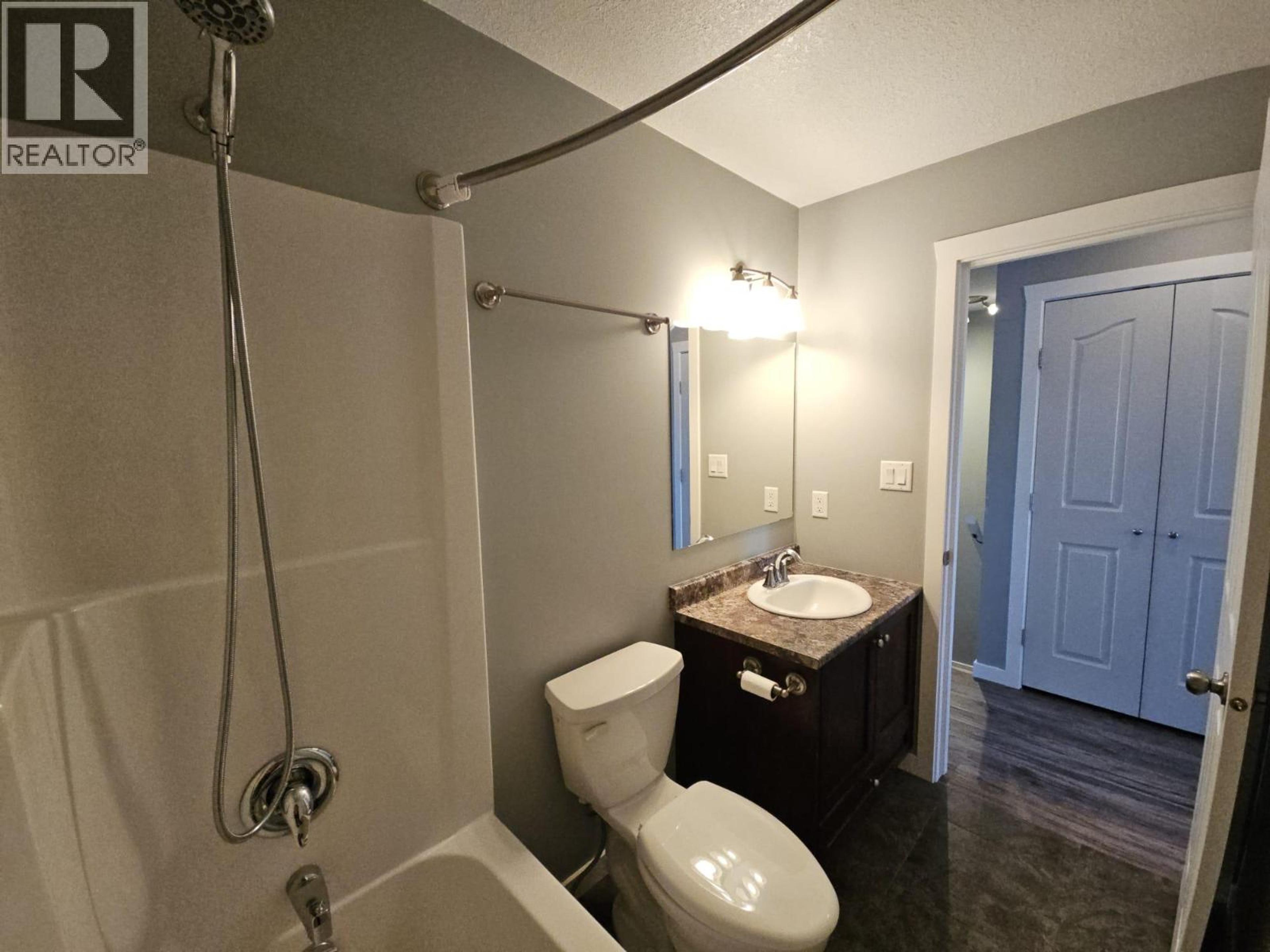 5216 41 STREET NE - 25