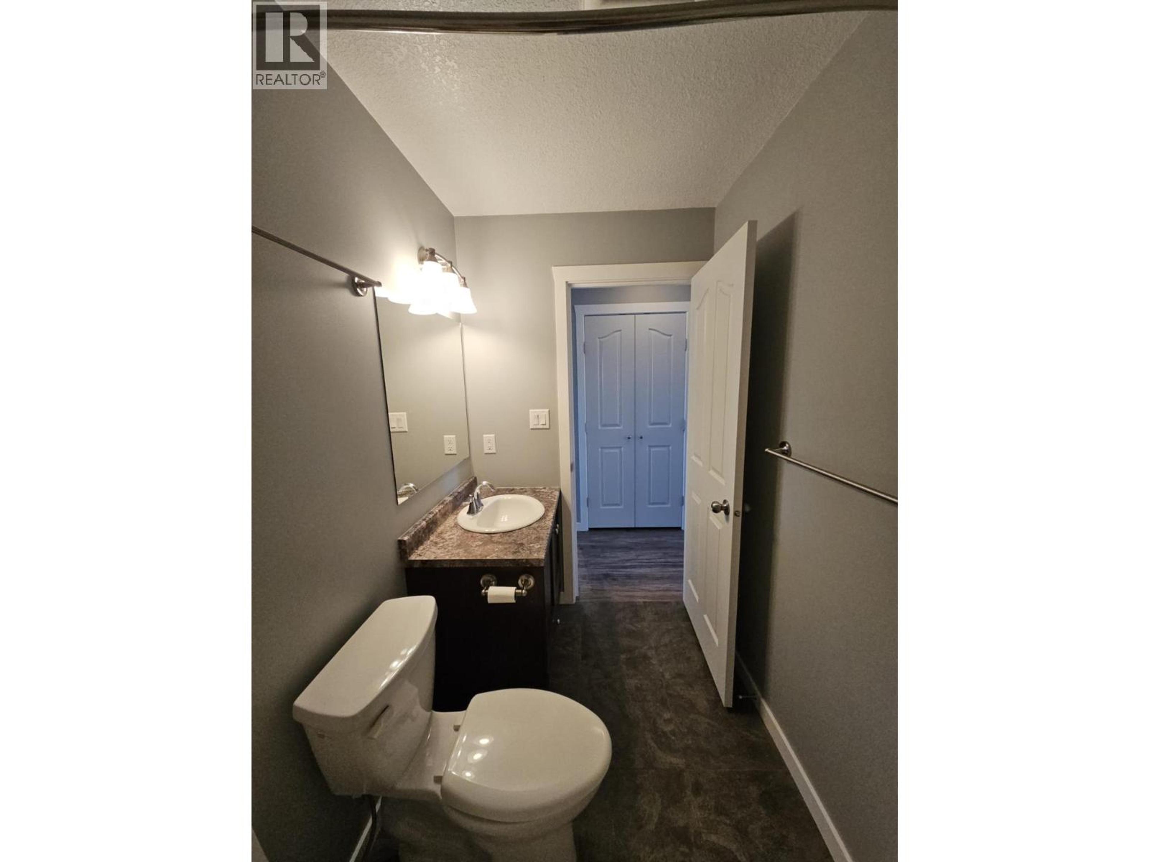 5216 41 STREET NE - 26