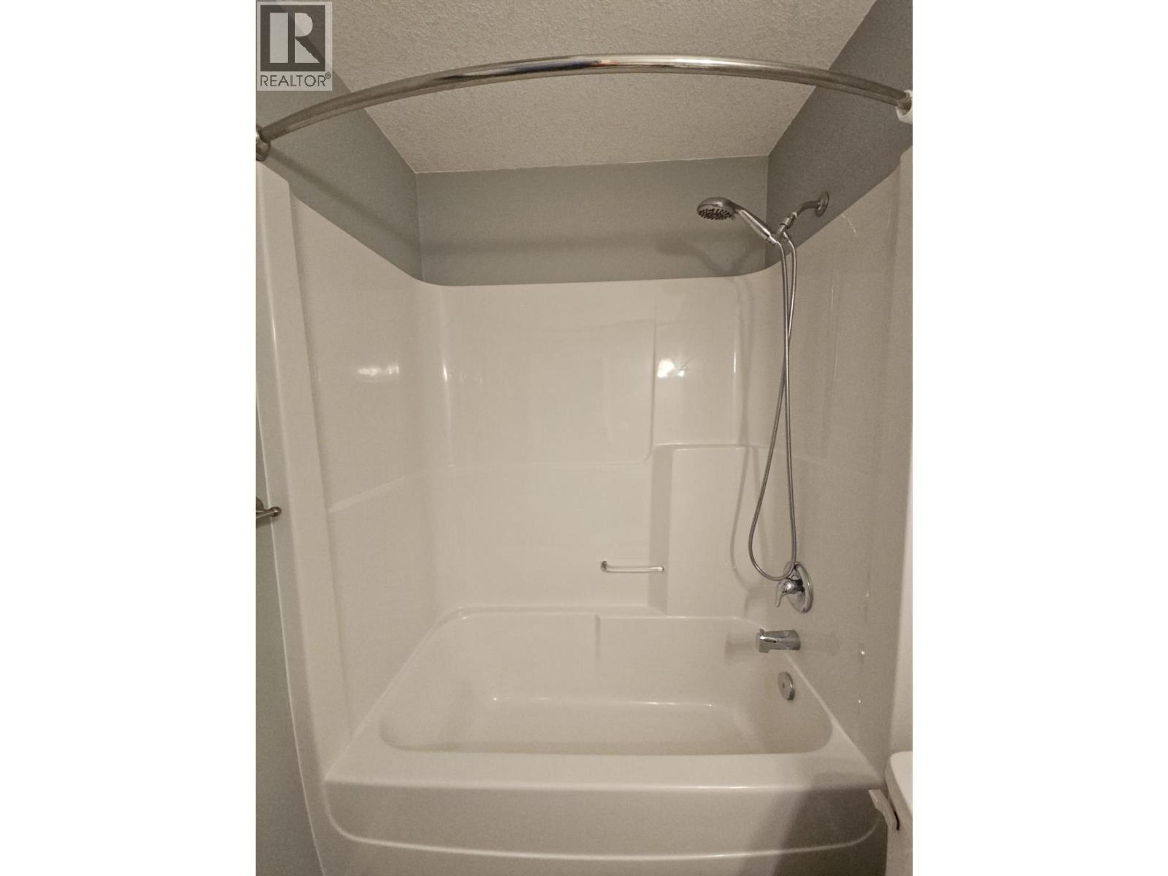 5216 41 STREET NE - 28