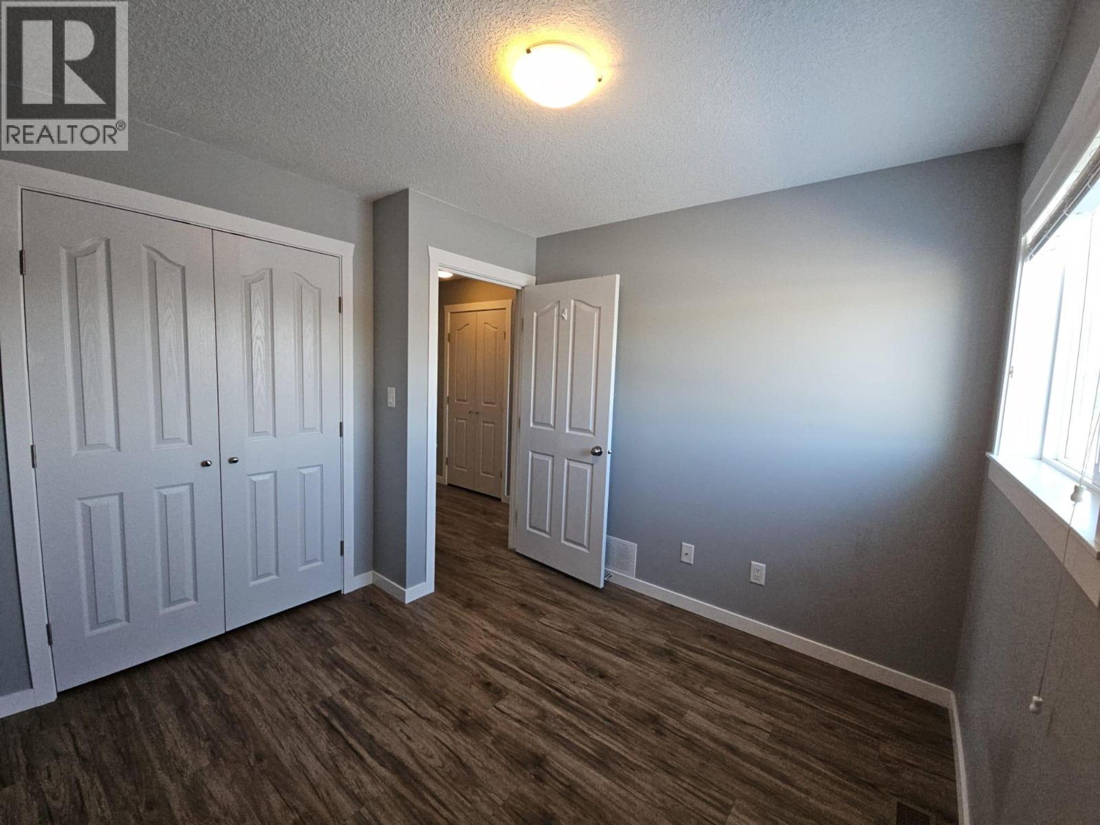 5216 41 STREET NE - 32