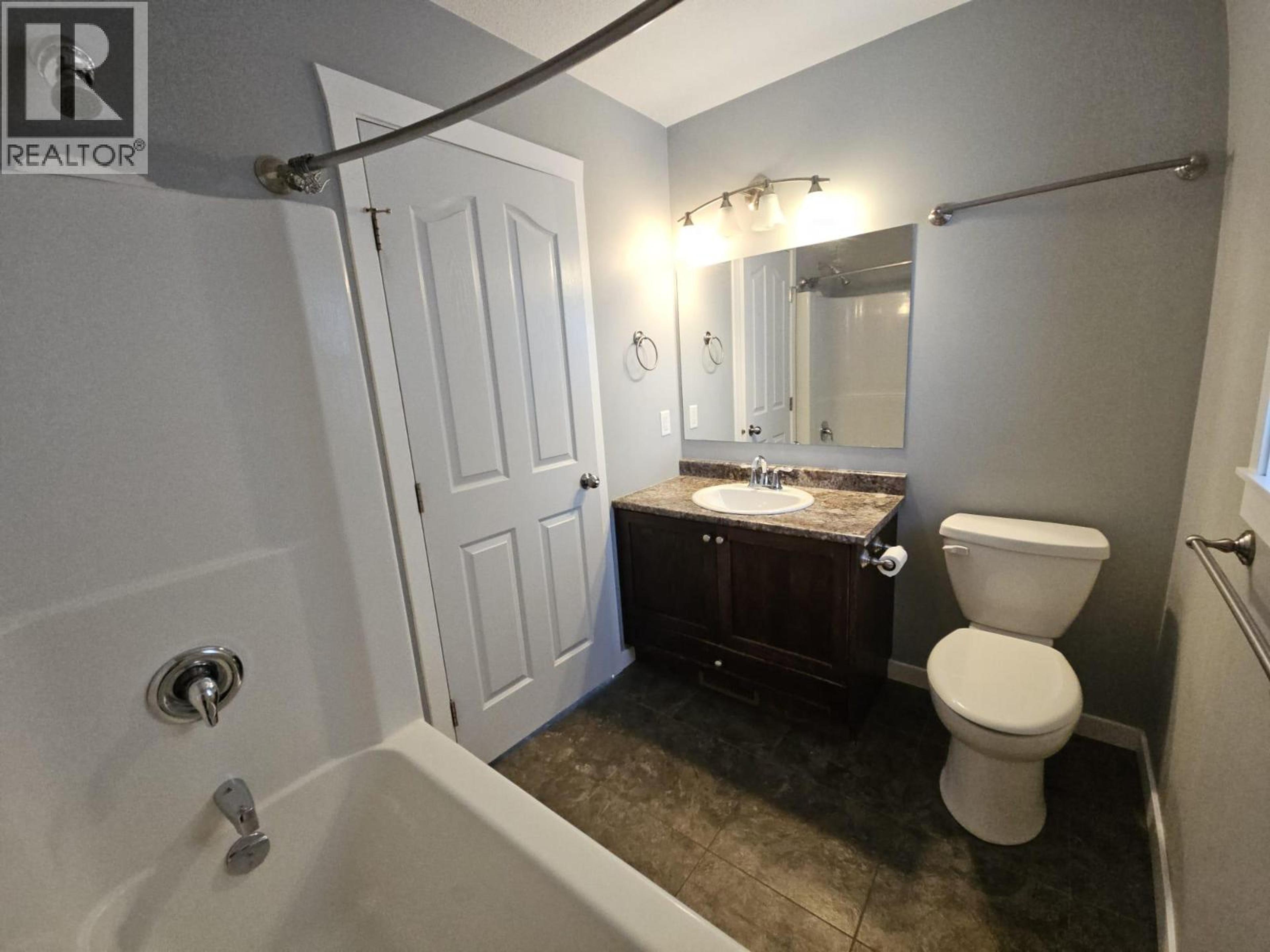 5216 41 STREET NE - 35