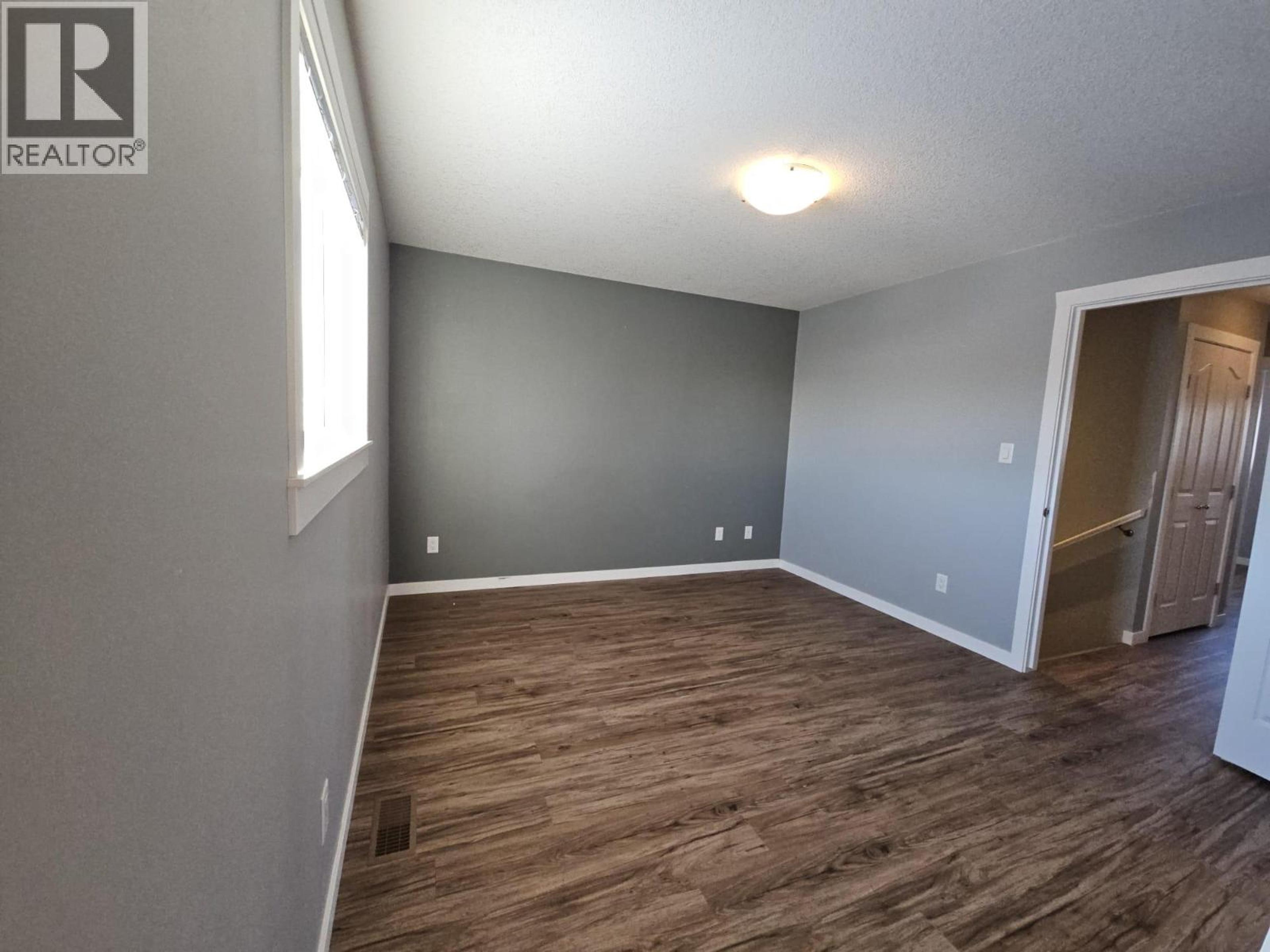 5216 41 STREET NE - 40