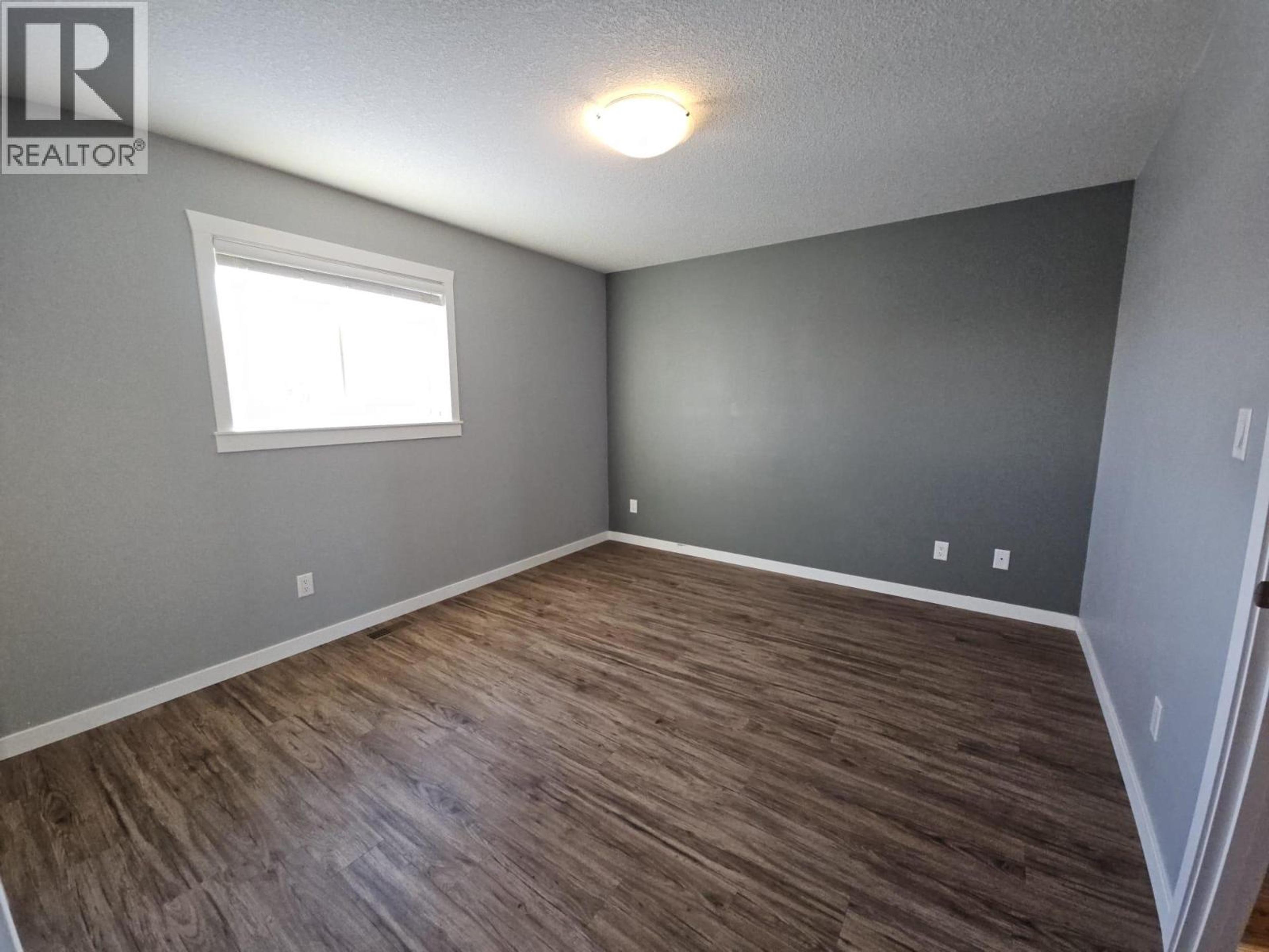 5216 41 STREET NE - 43