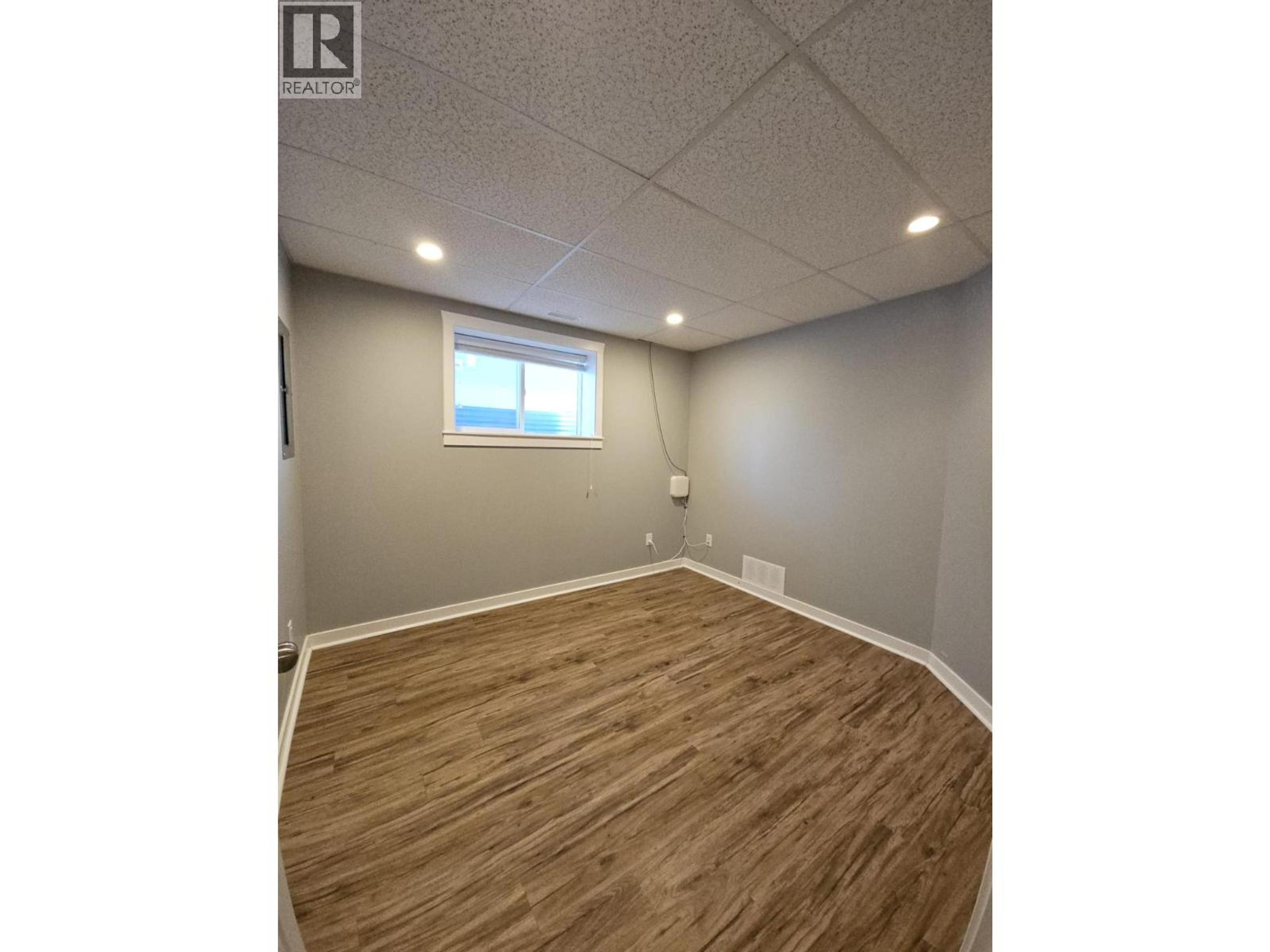 5216 41 STREET NE - 49