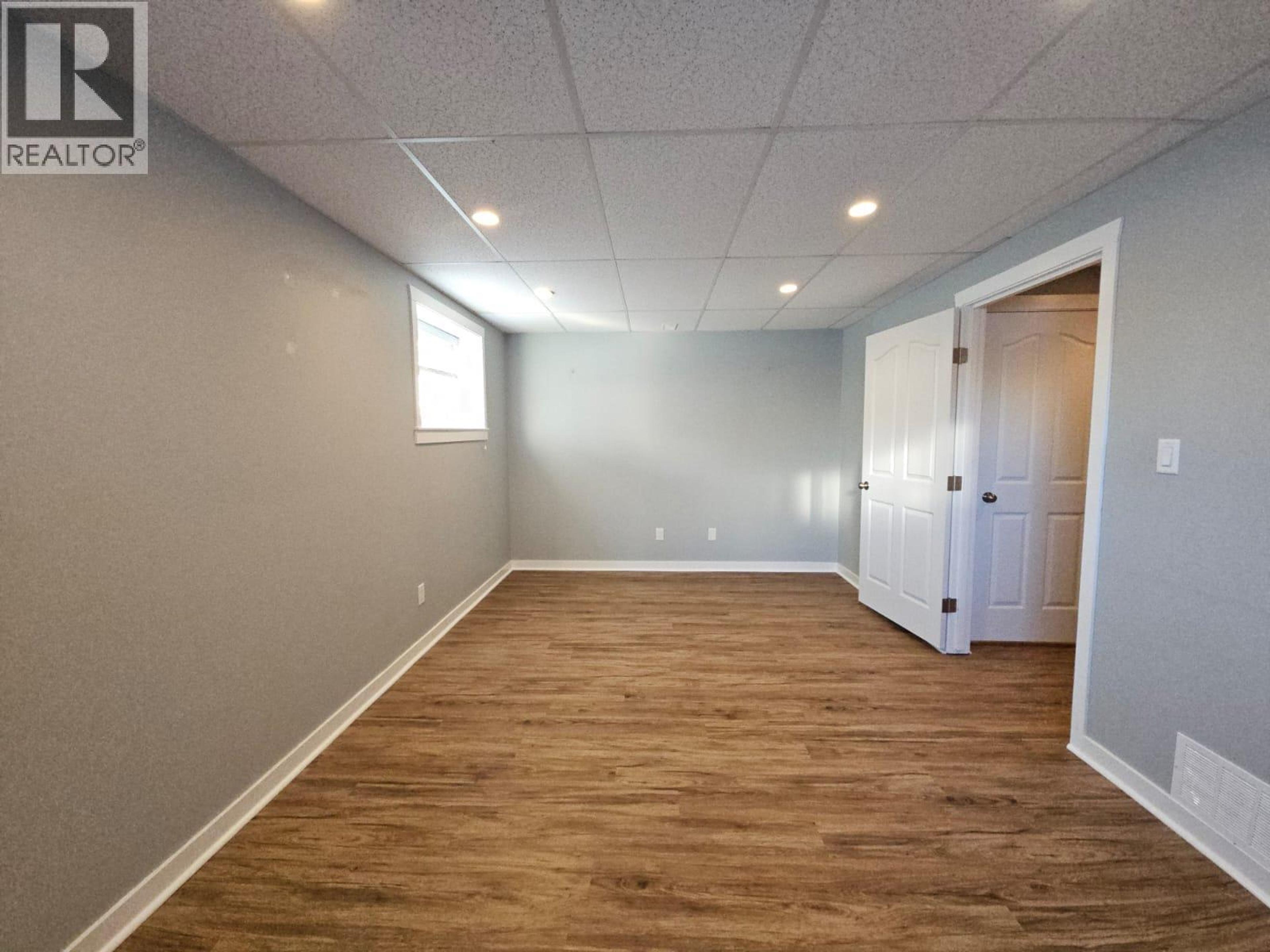 5216 41 STREET NE - 54