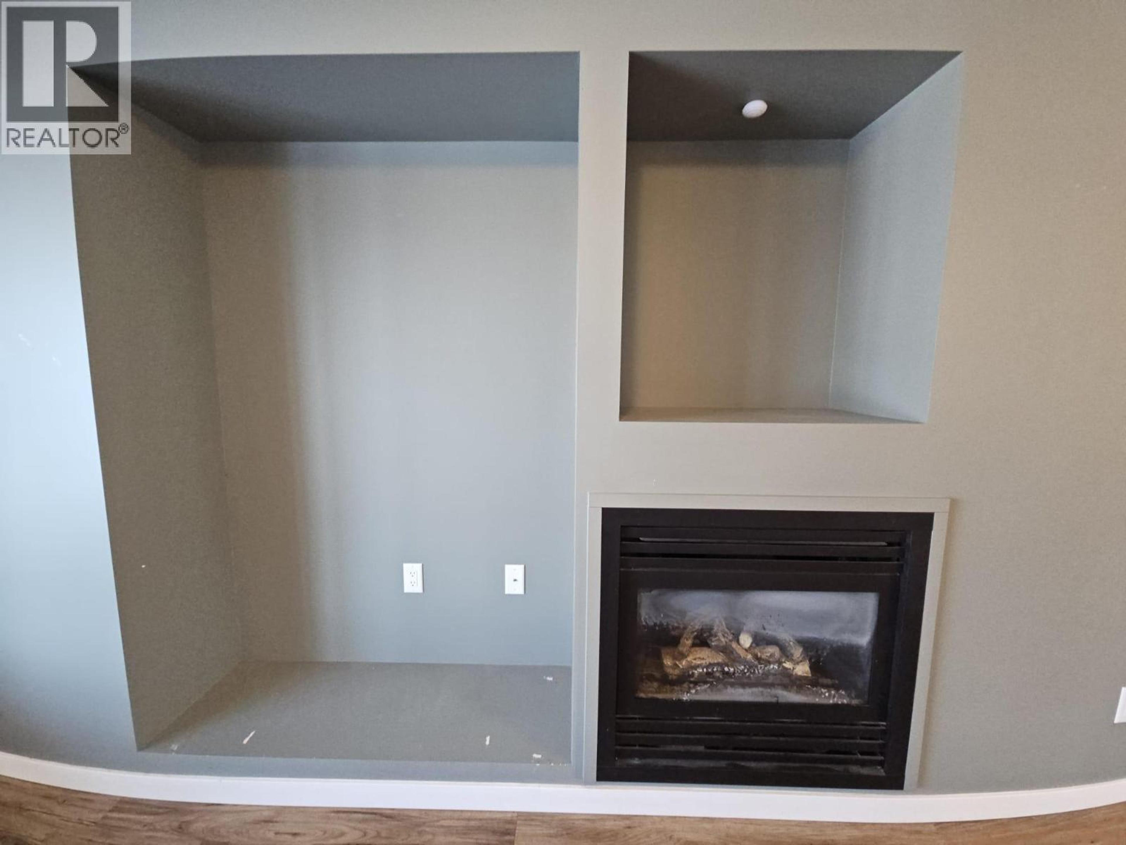 5216 41 STREET NE - 6