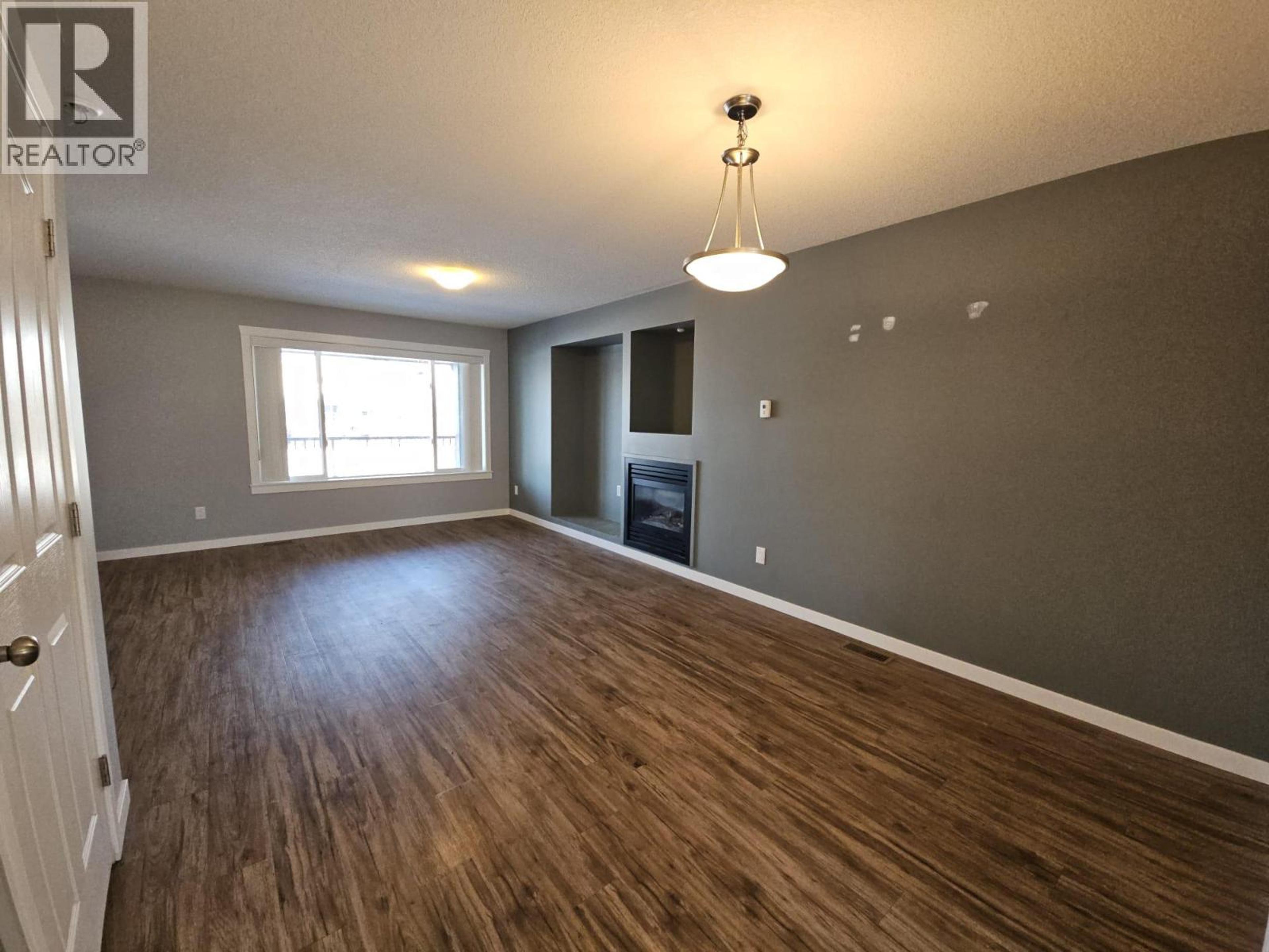 5216 41 STREET NE - 9