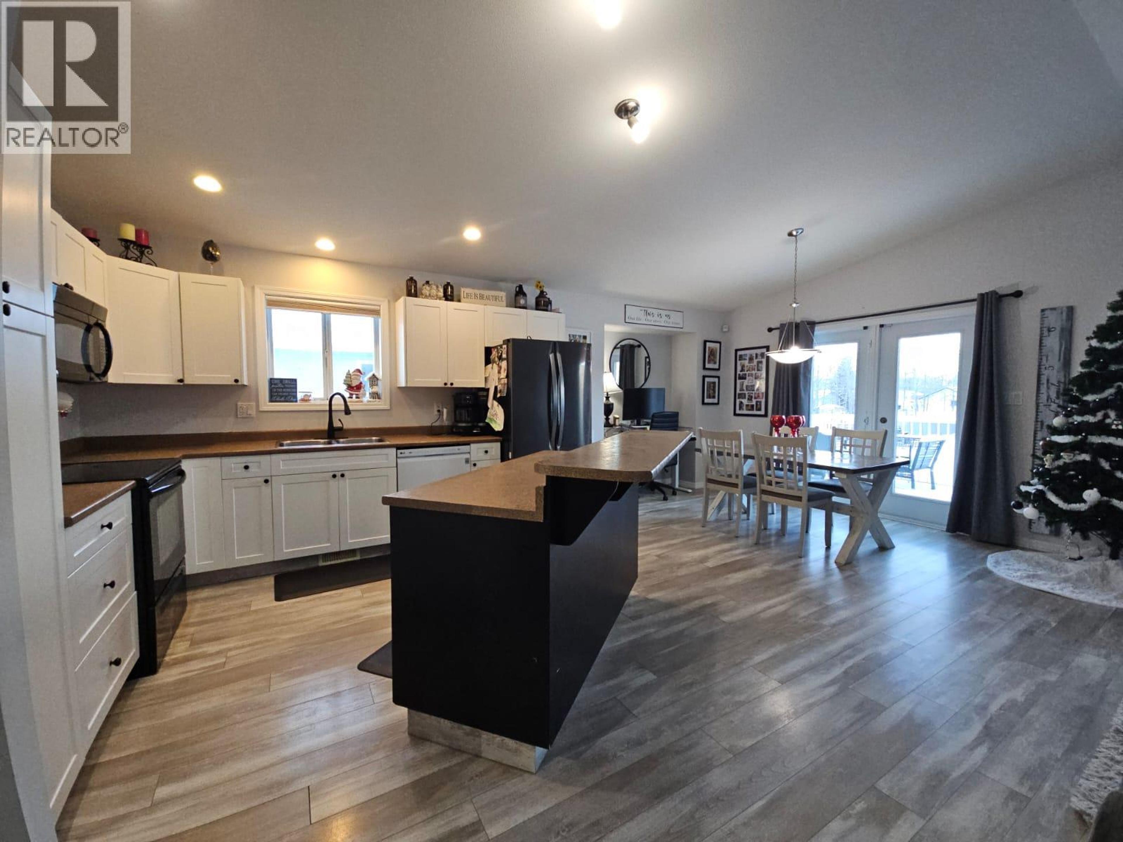 5200 41 STREET NE - 14