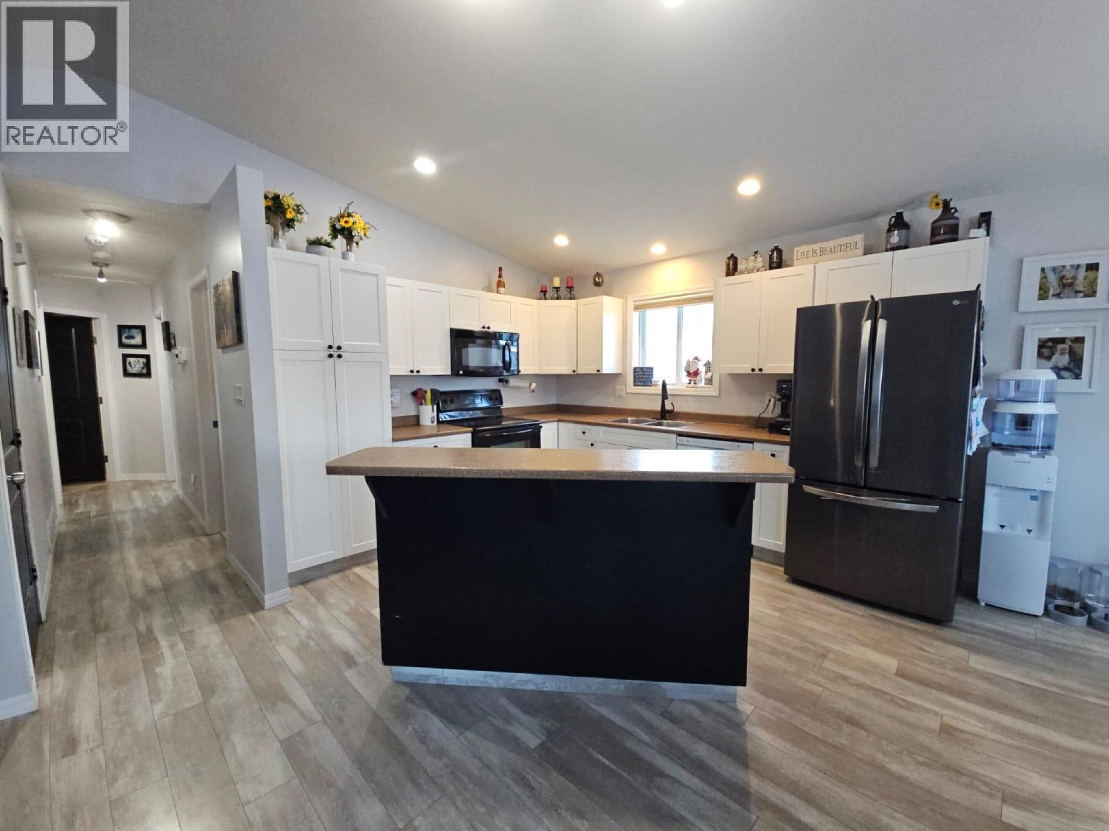 5200 41 STREET NE - 18