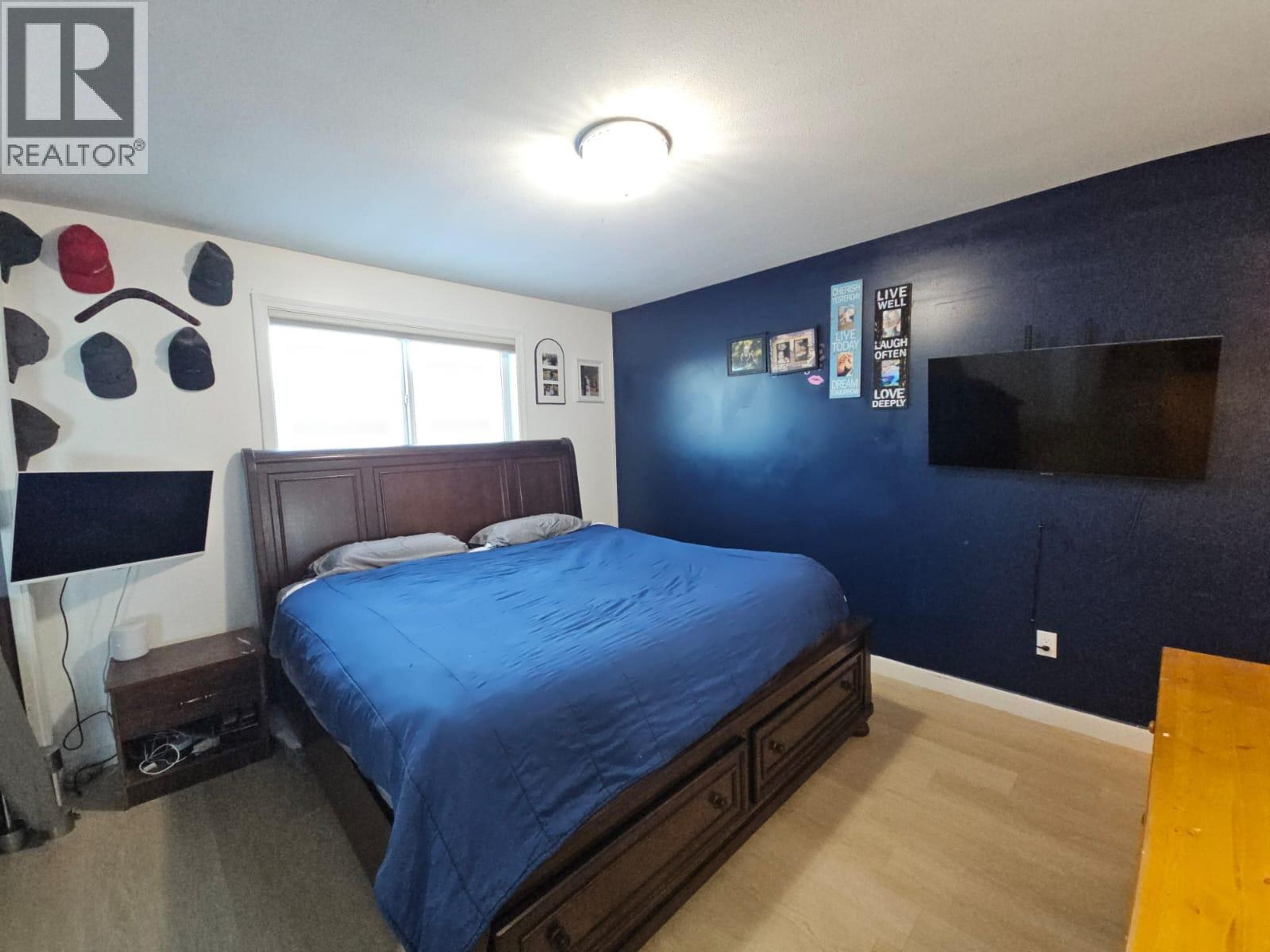 5200 41 STREET NE - 19