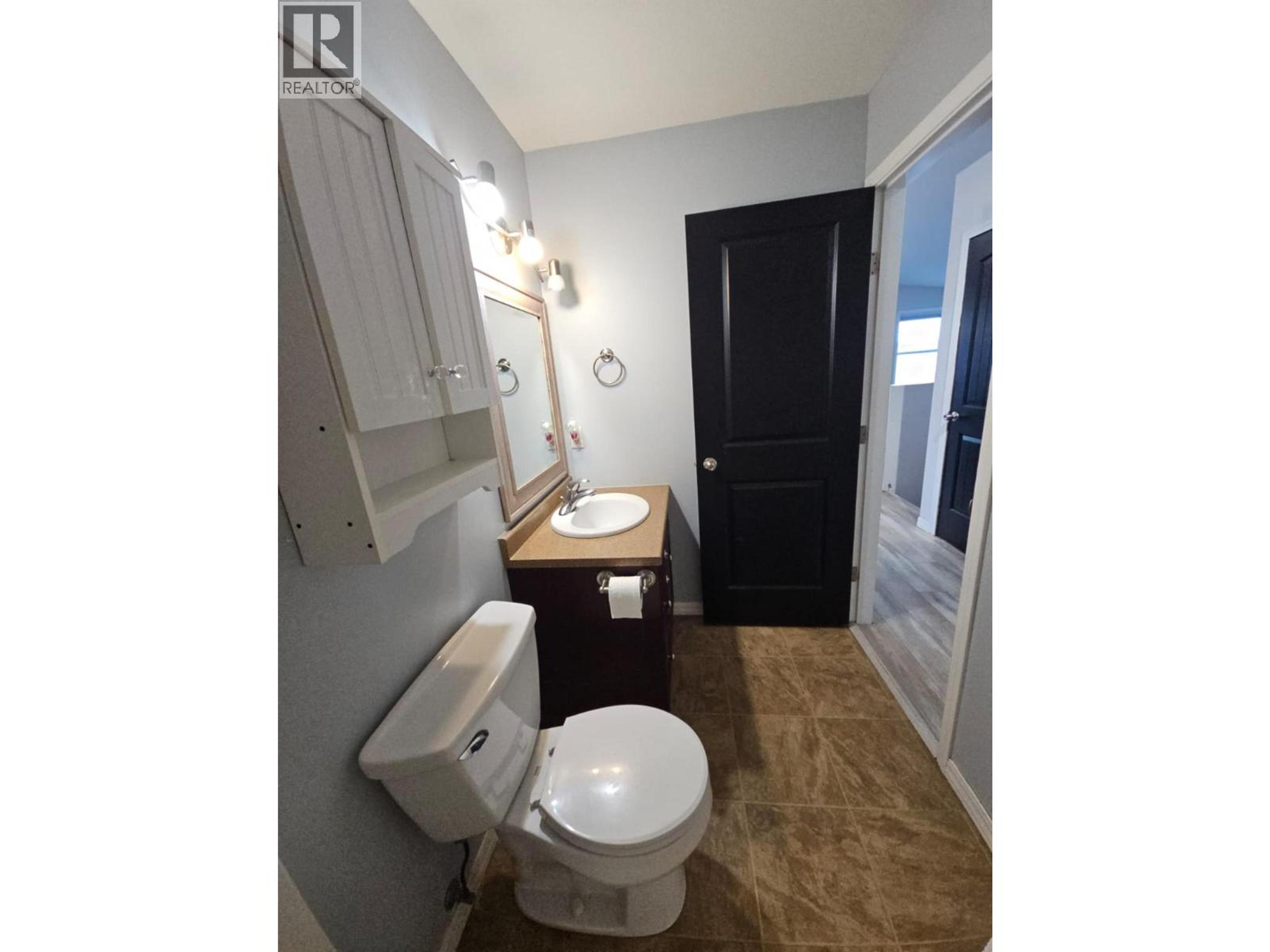 5200 41 STREET NE - 26