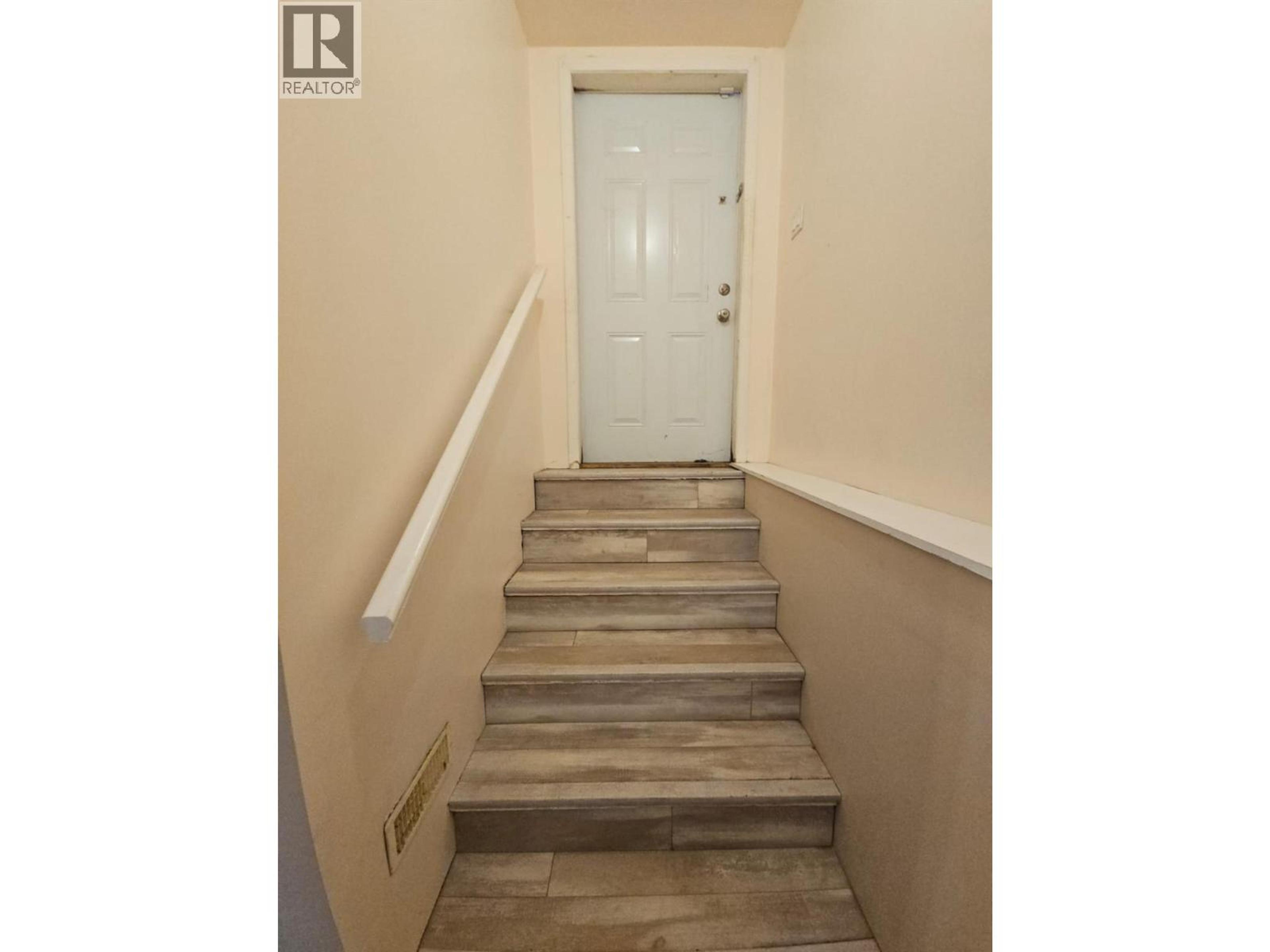 5200 41 STREET NE - 41