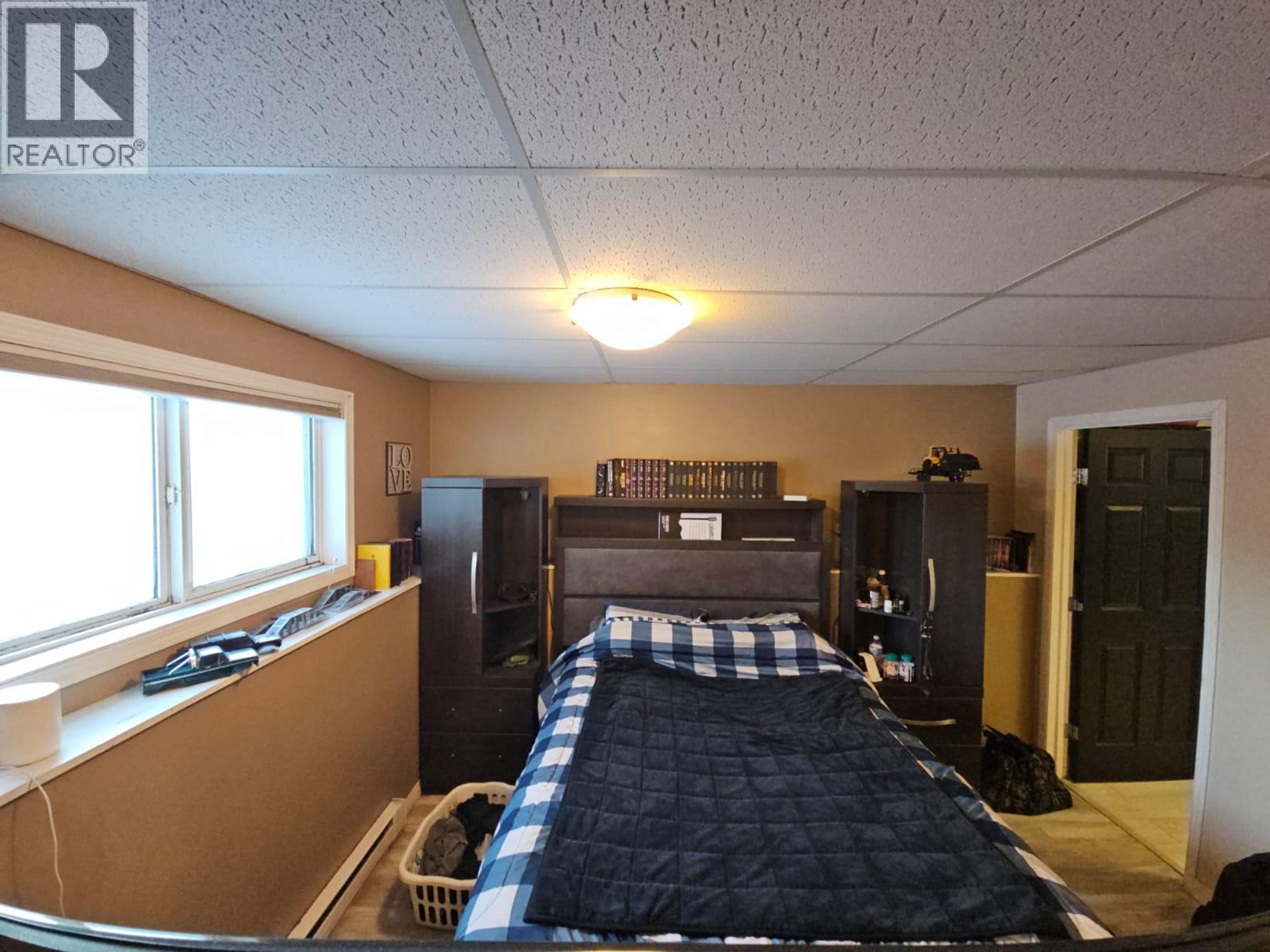 5200 41 STREET NE - 49