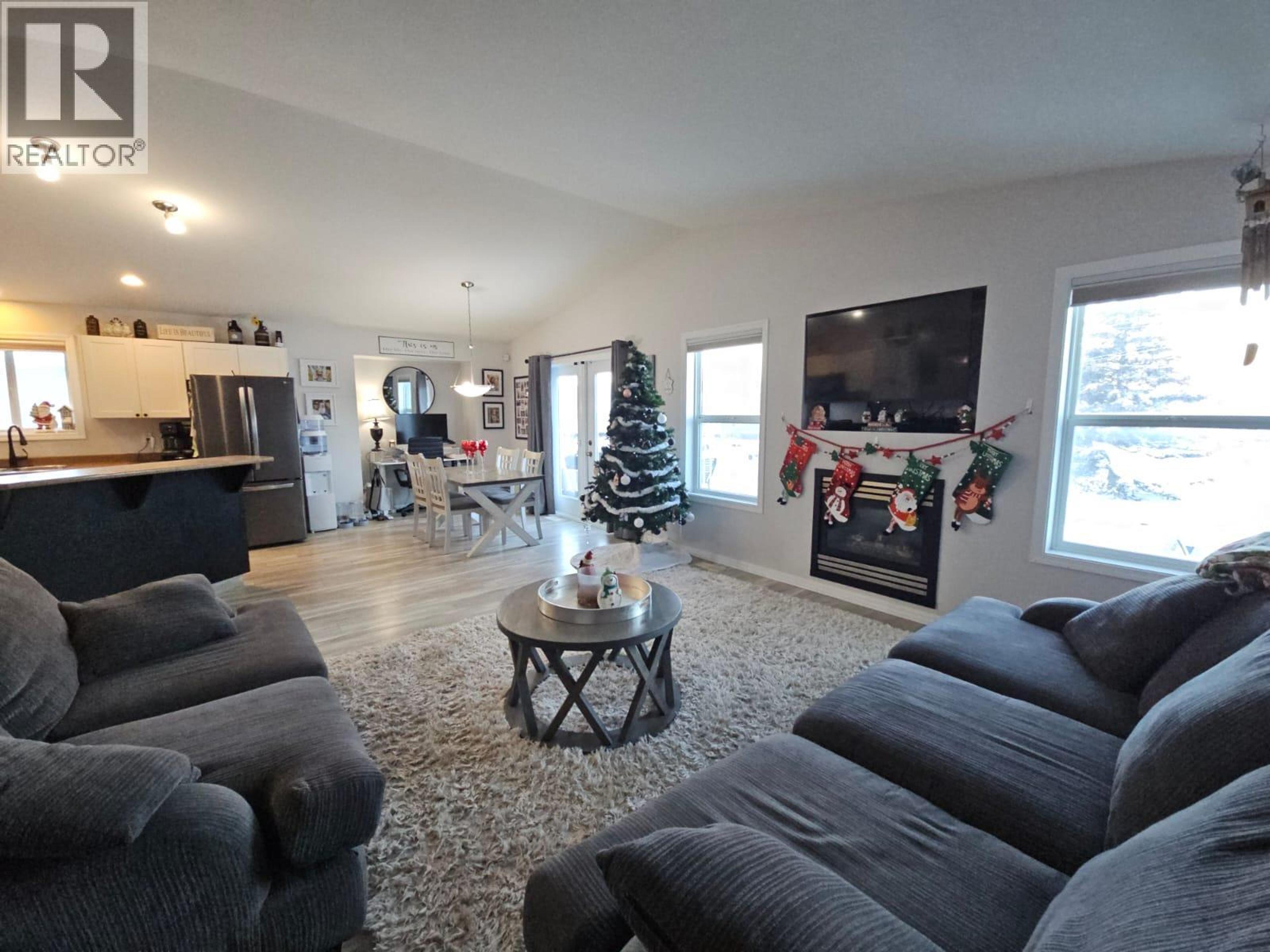 5200 41 STREET NE - 5