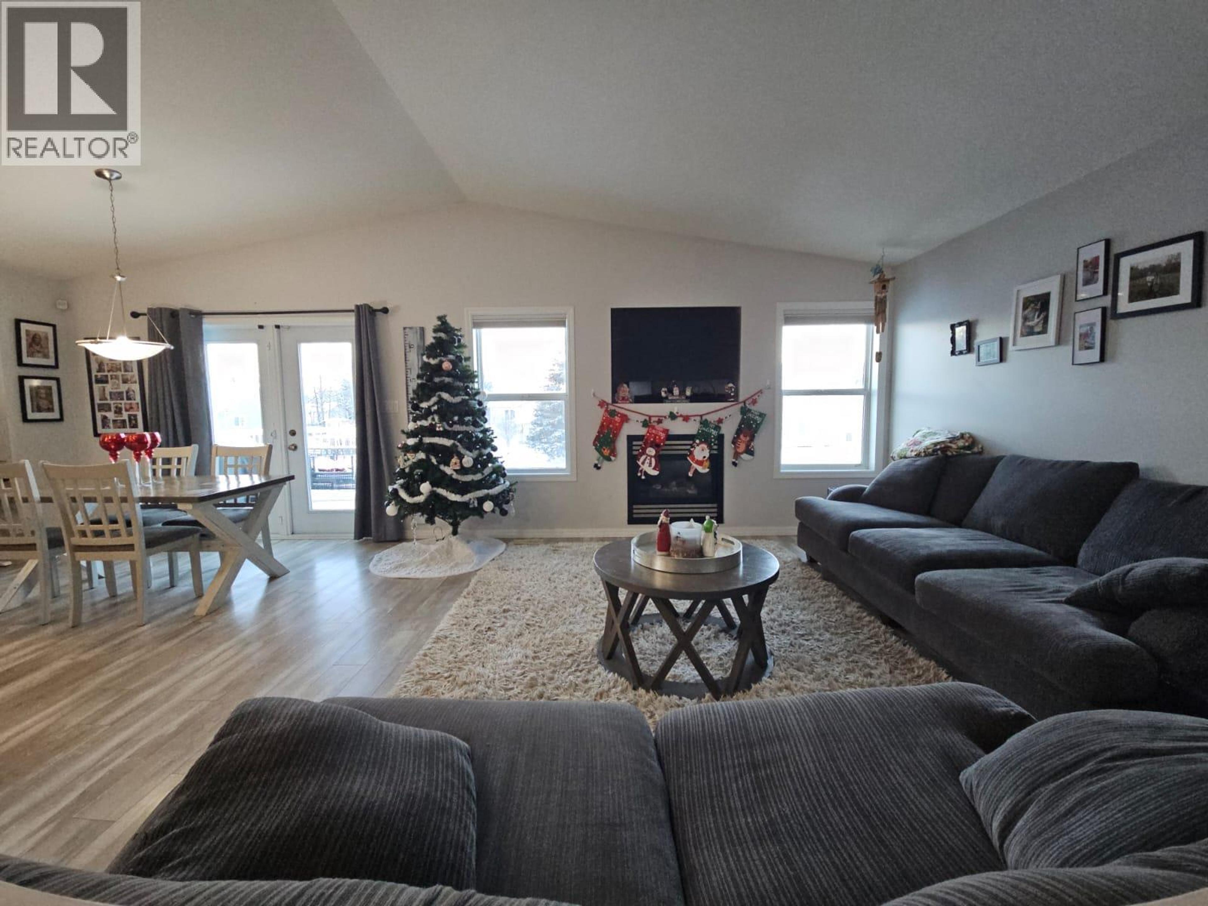 5200 41 STREET NE - 6