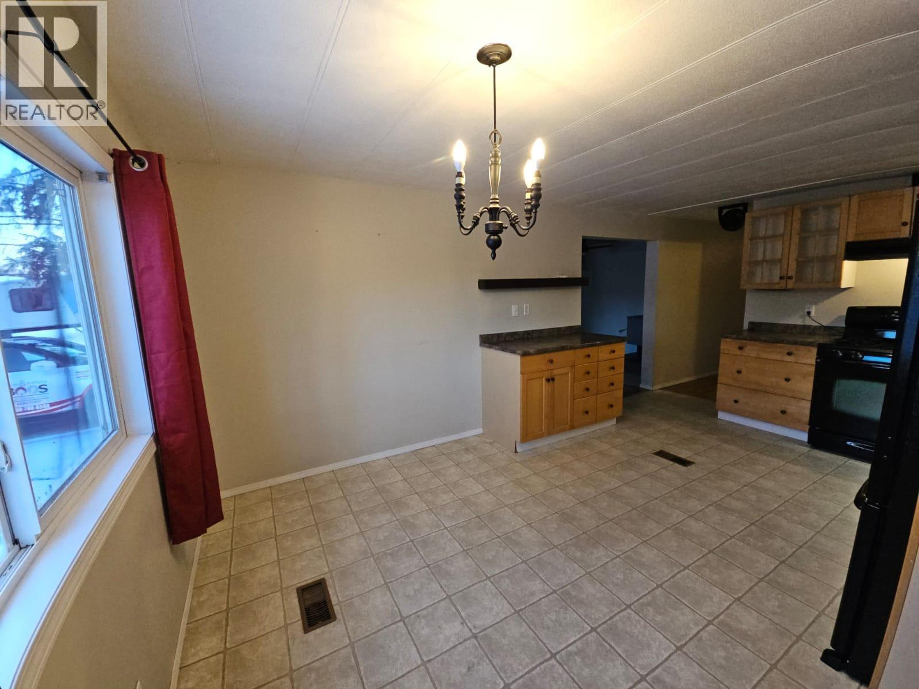 4313 52B AVENUE NE - 15