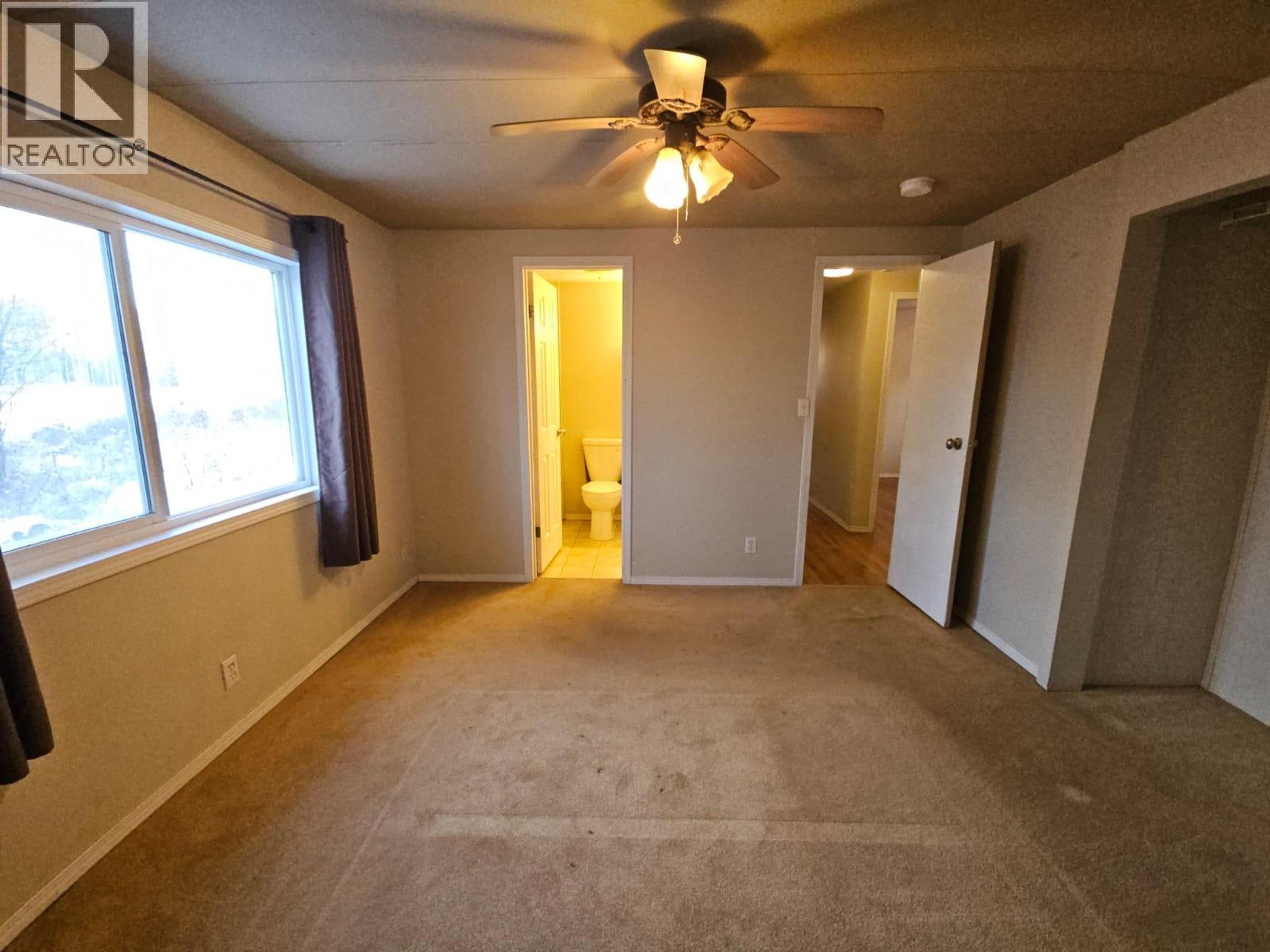 4313 52B AVENUE NE - 16