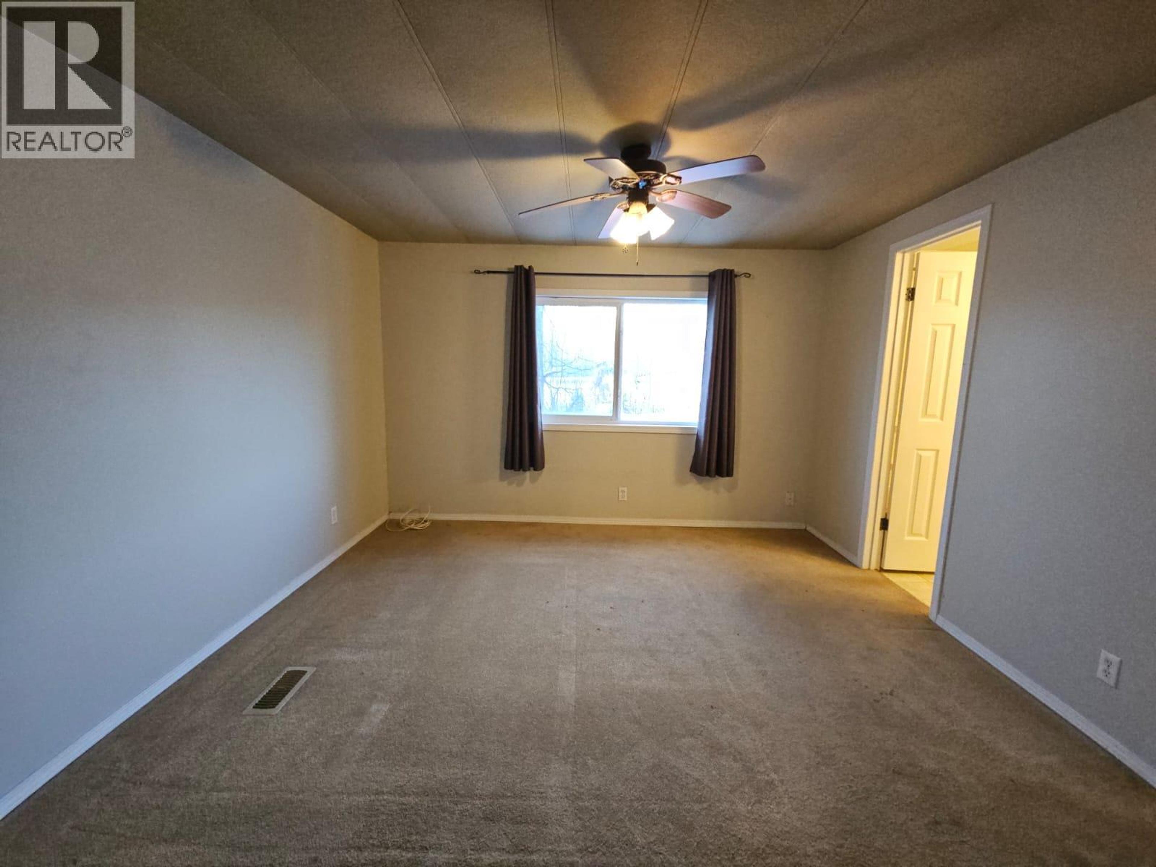 4313 52B AVENUE NE - 18