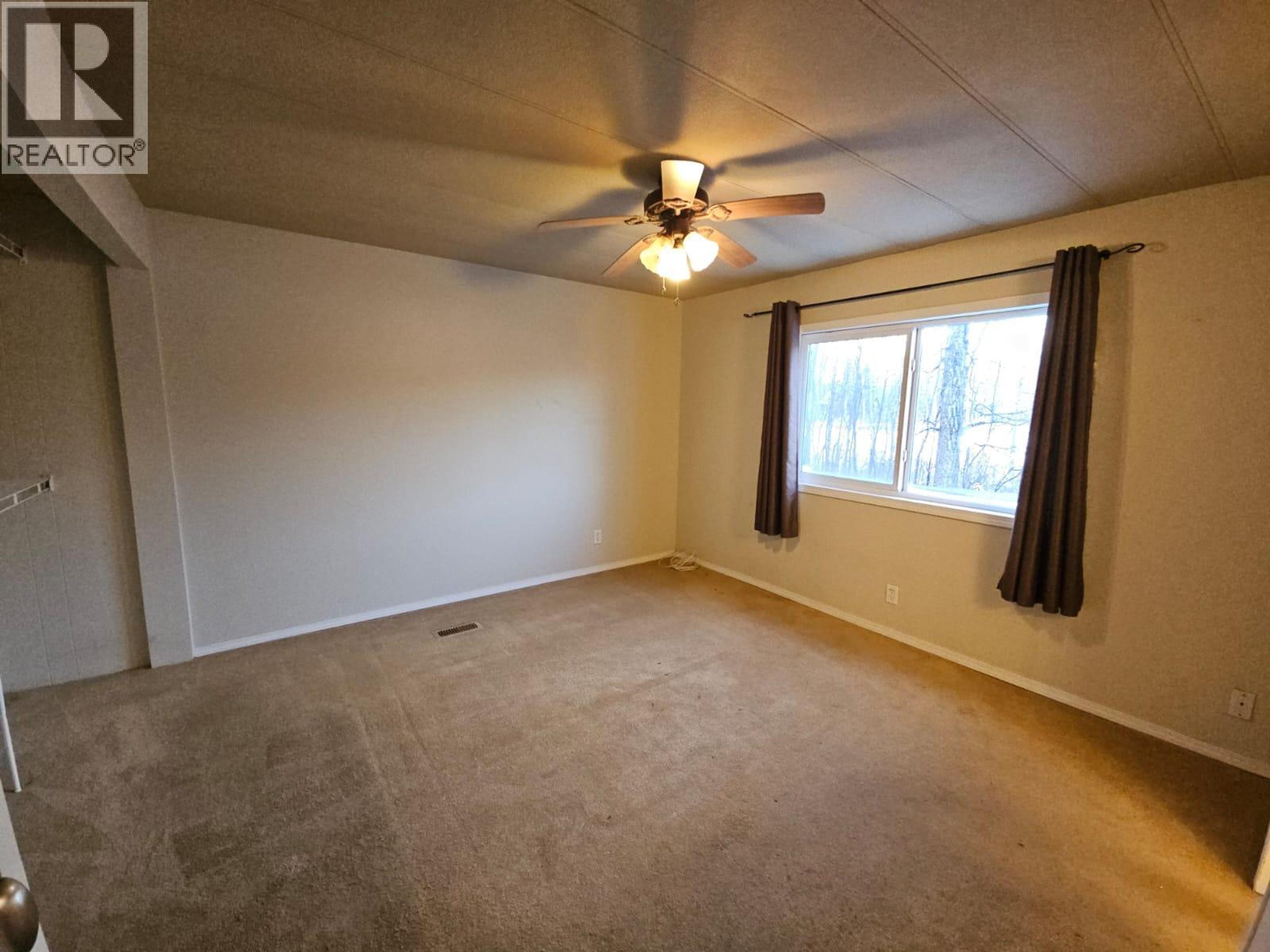 4313 52B AVENUE NE - 19