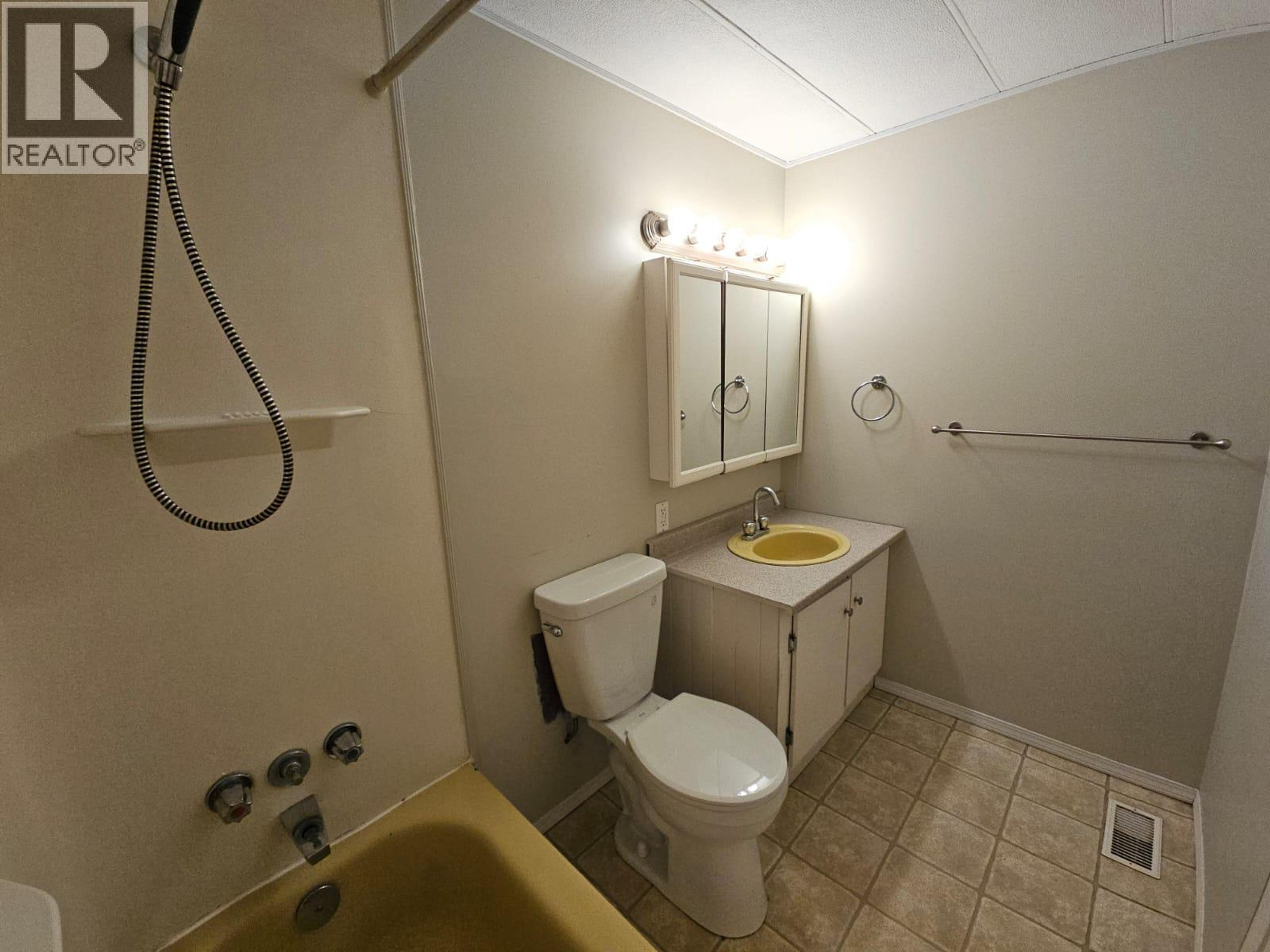 4313 52B AVENUE NE - 22