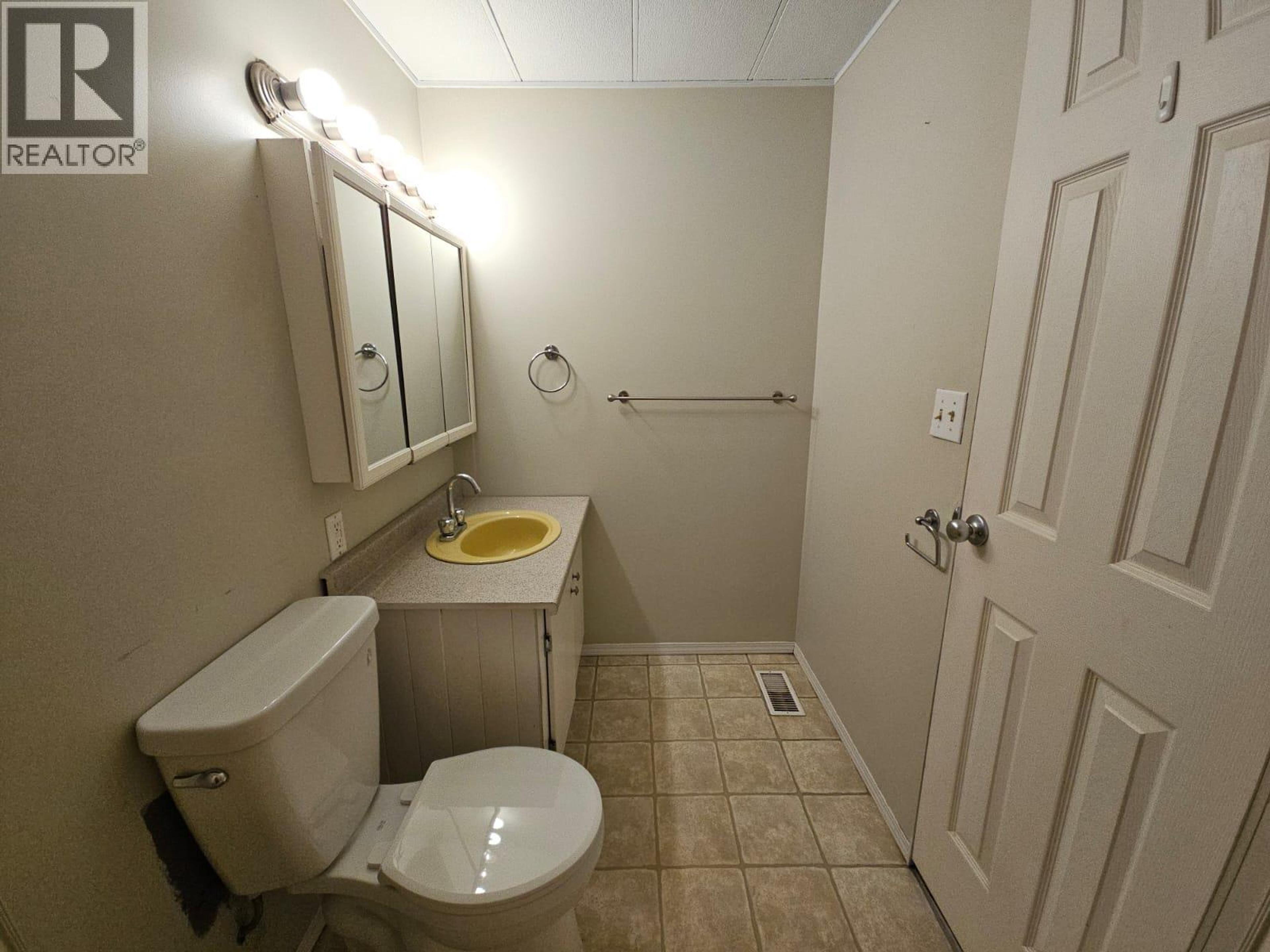 4313 52B AVENUE NE - 23