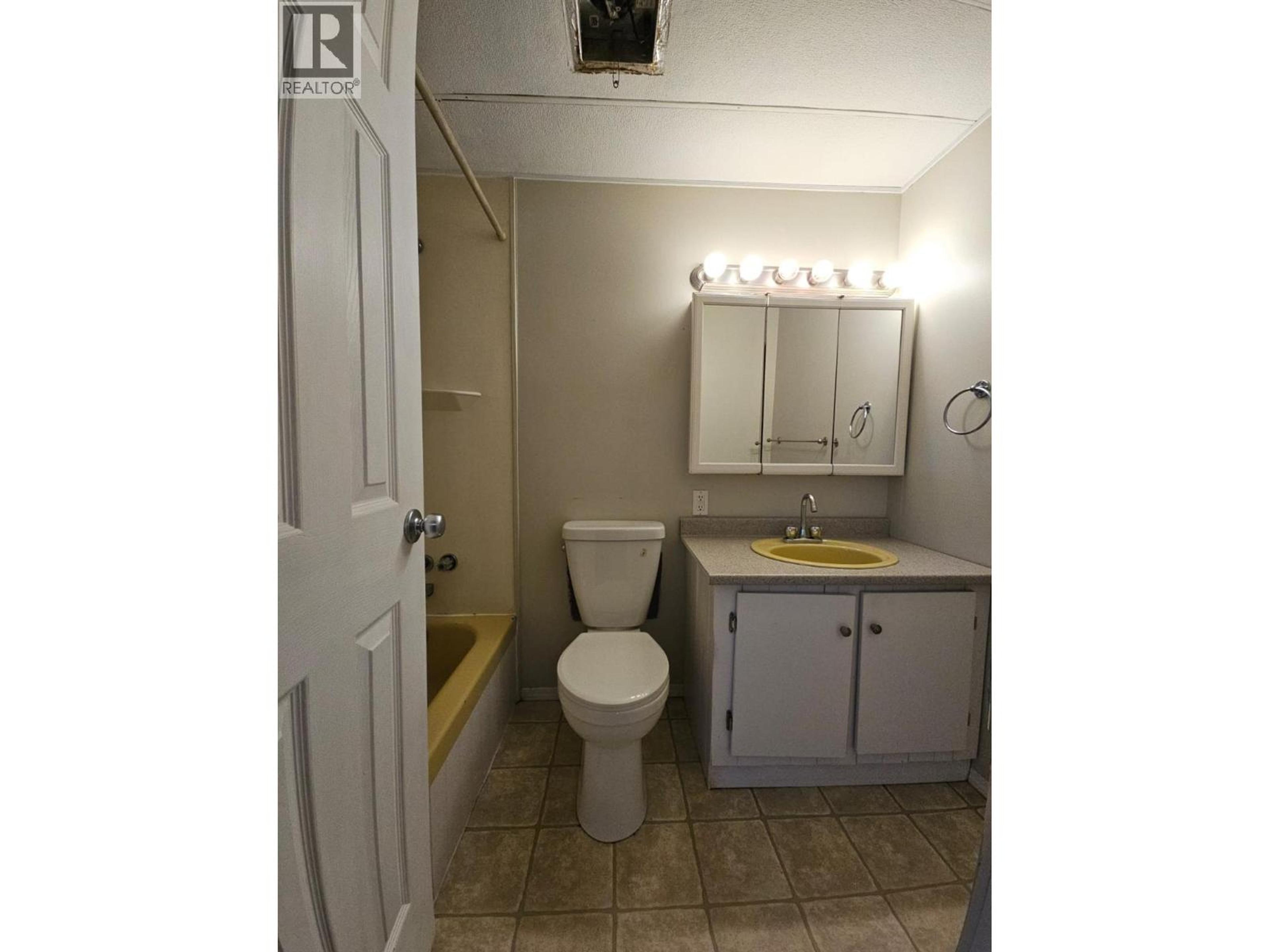 4313 52B AVENUE NE - 24