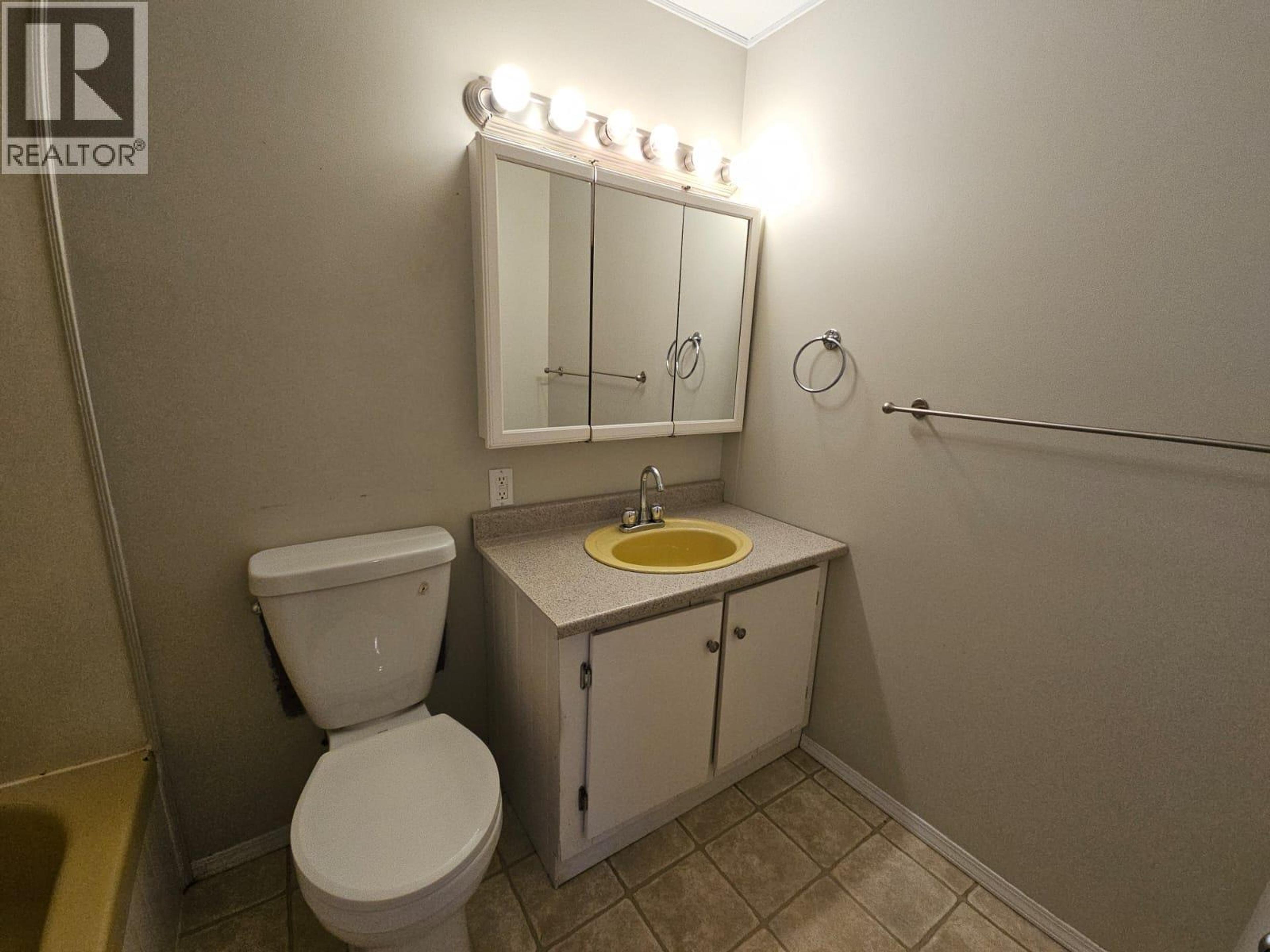 4313 52B AVENUE NE - 25