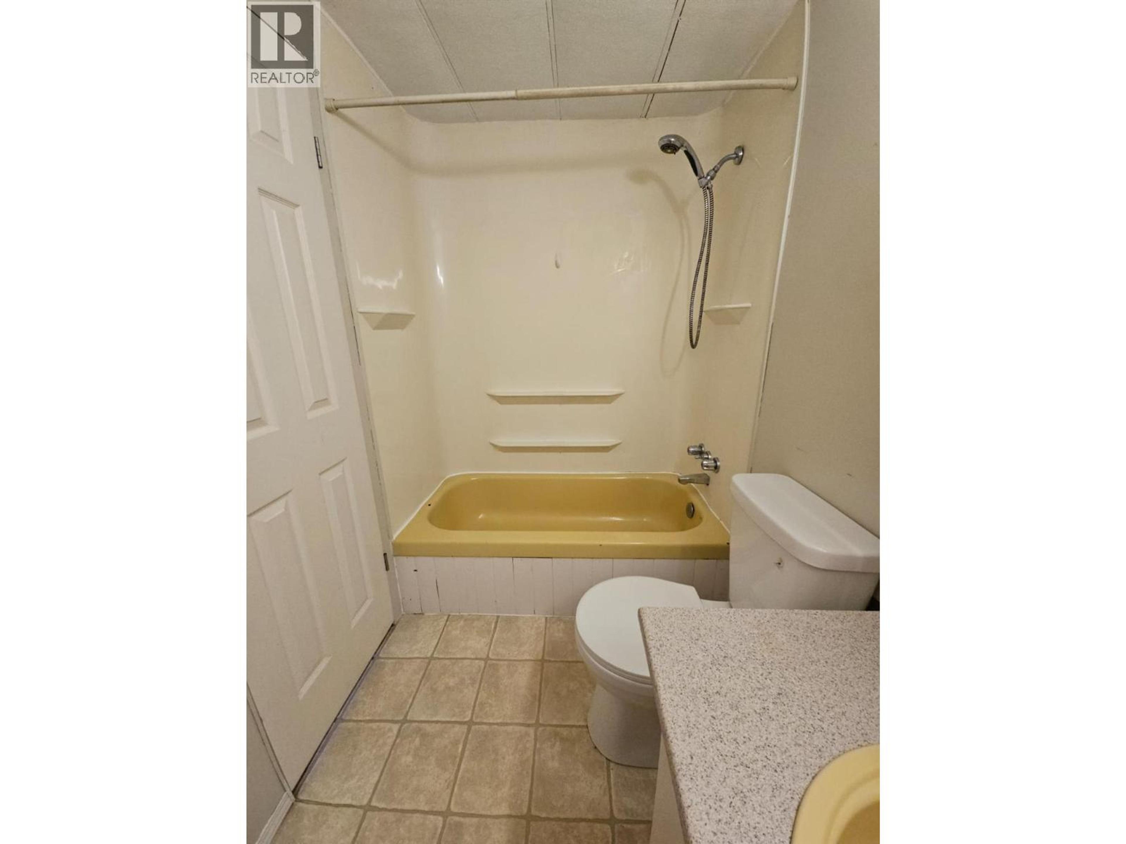 4313 52B AVENUE NE - 26