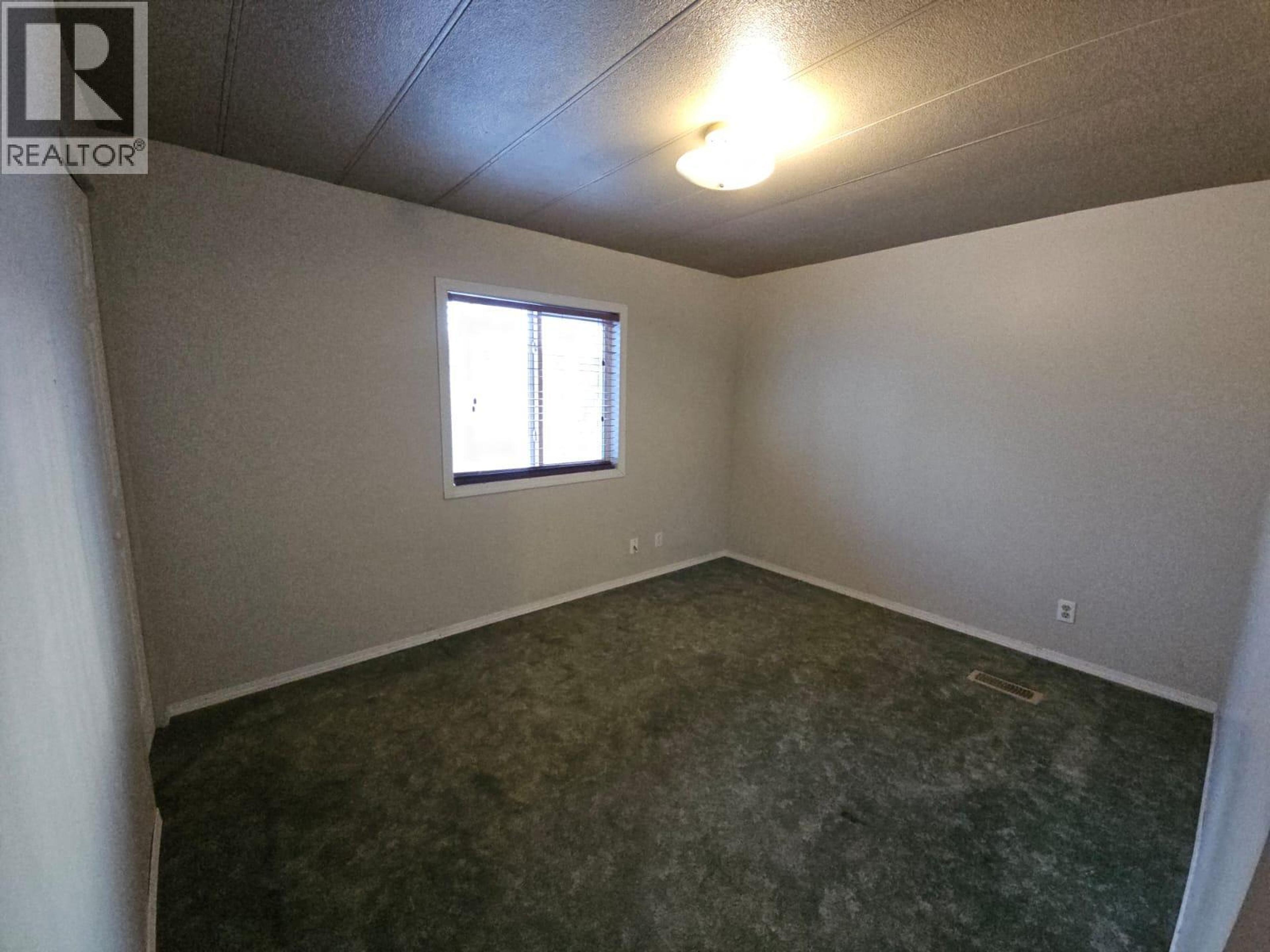 4313 52B AVENUE NE - 27