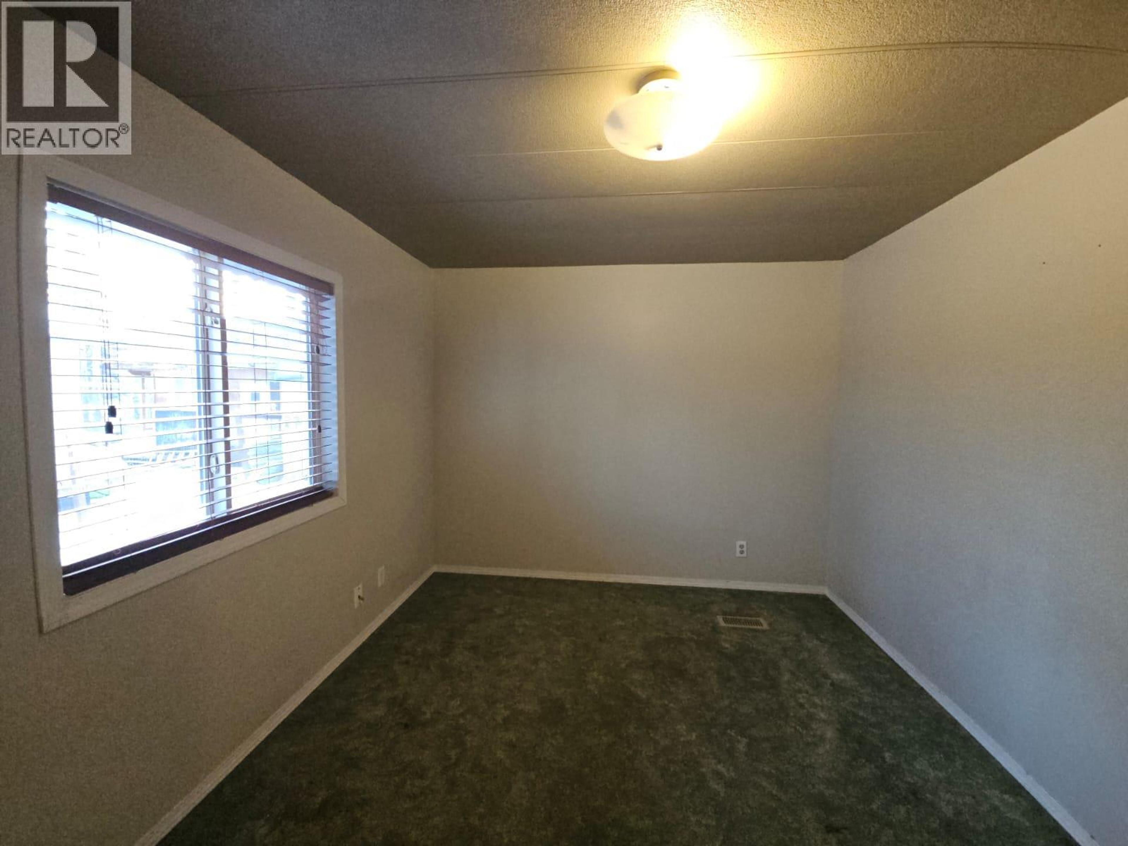 4313 52B AVENUE NE - 28