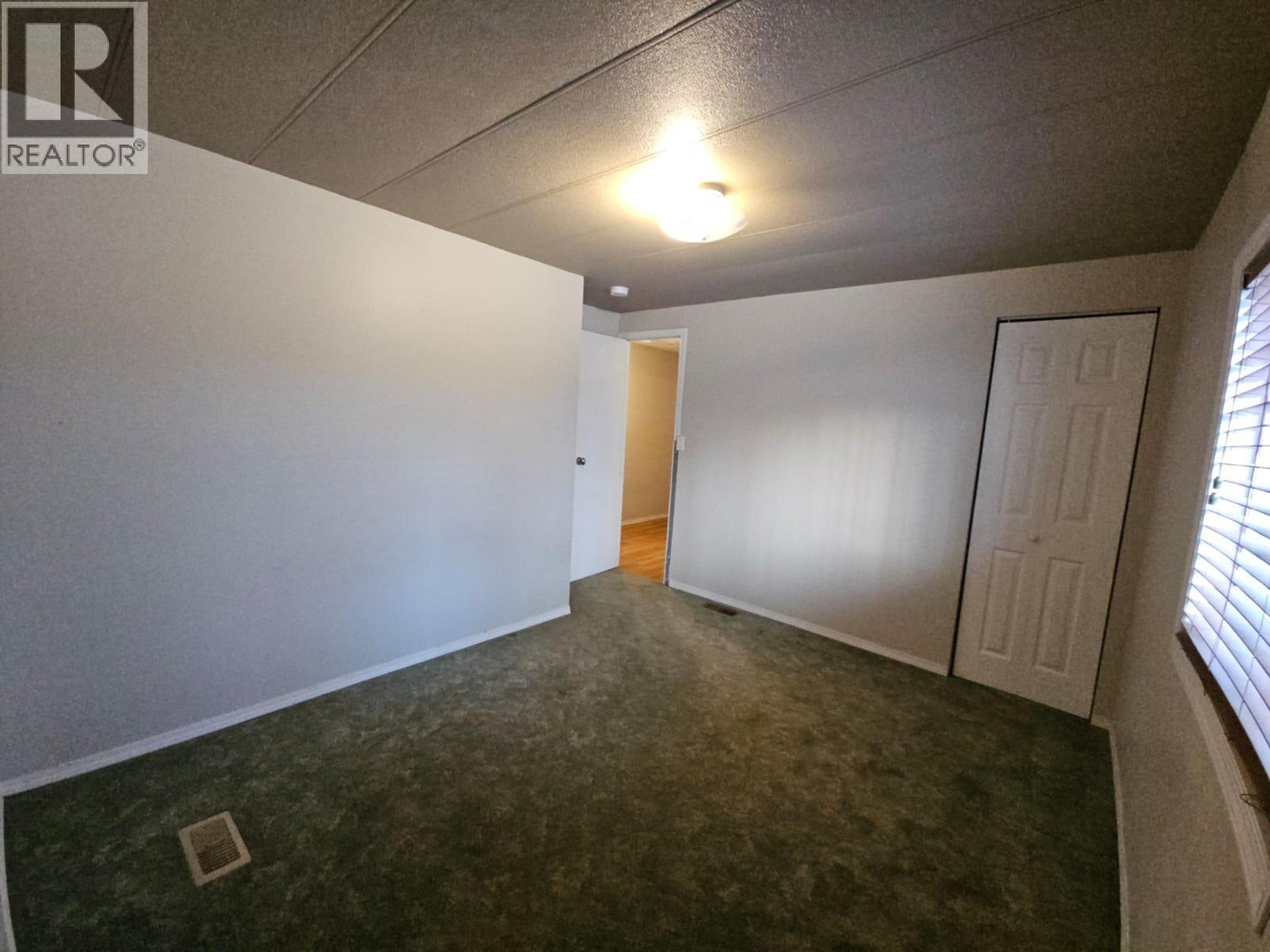 4313 52B AVENUE NE - 29