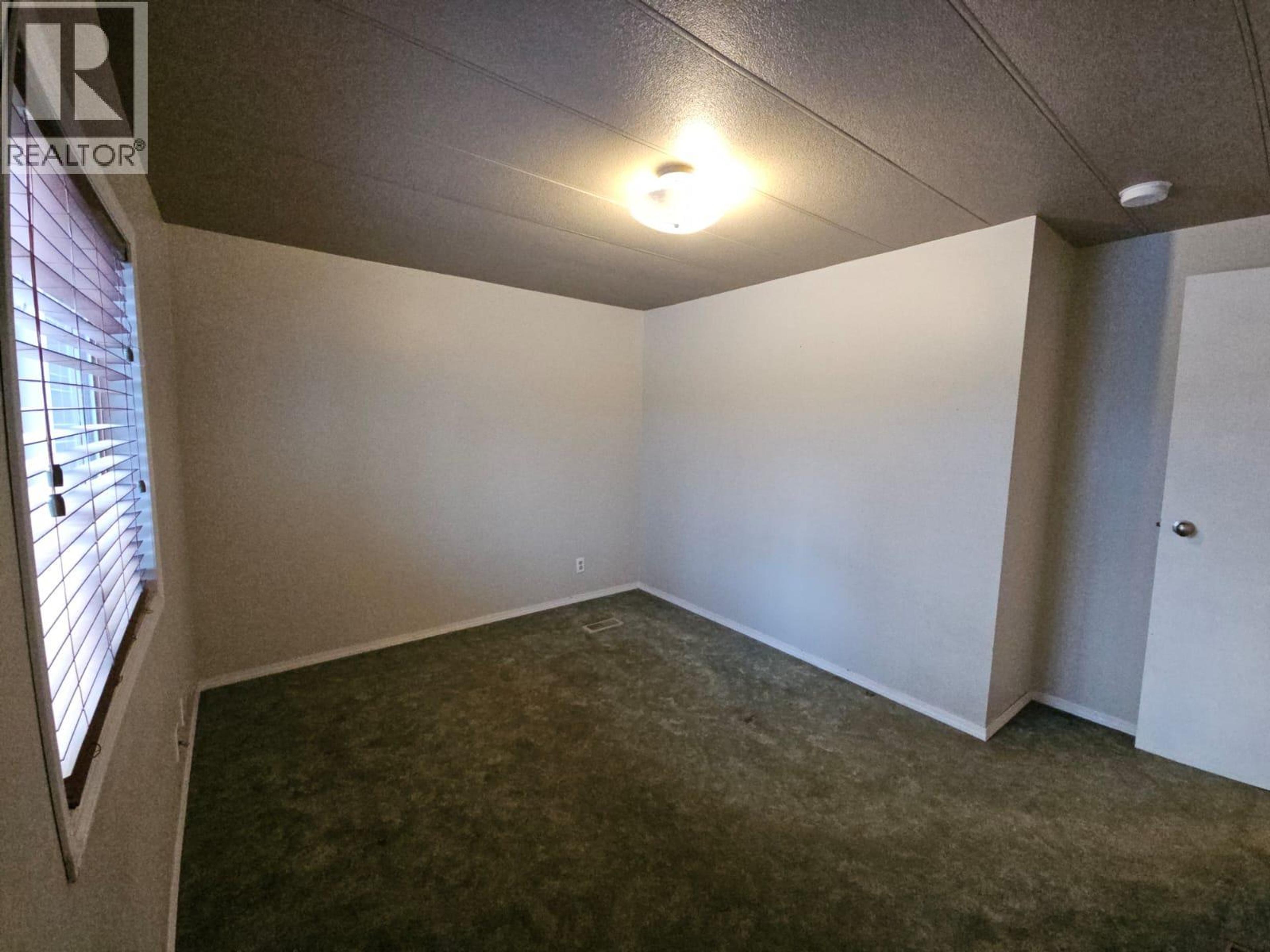 4313 52B AVENUE NE - 30